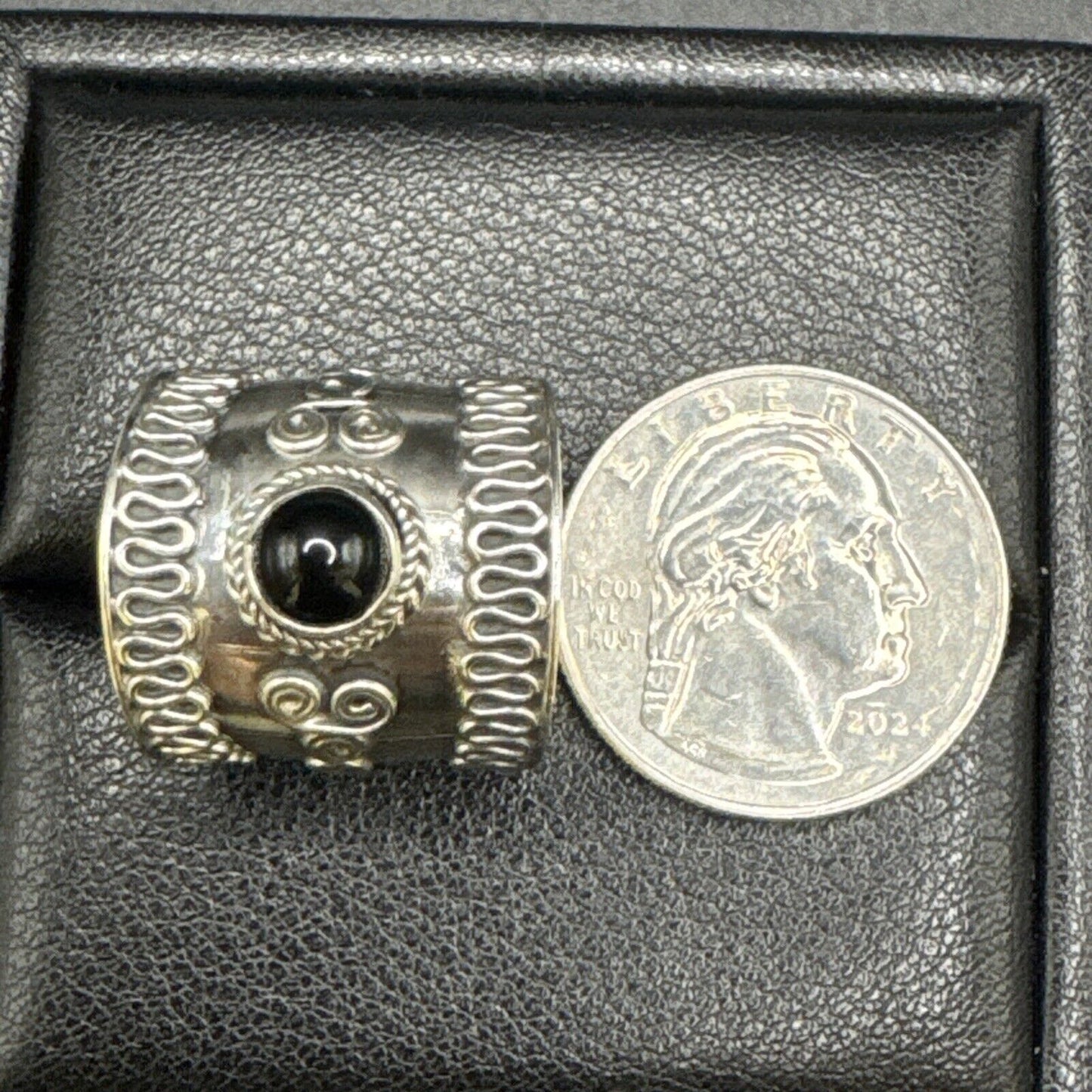 New Condition Sterling Silver Onyx Bali Style Band Ring 925 Size 6.5