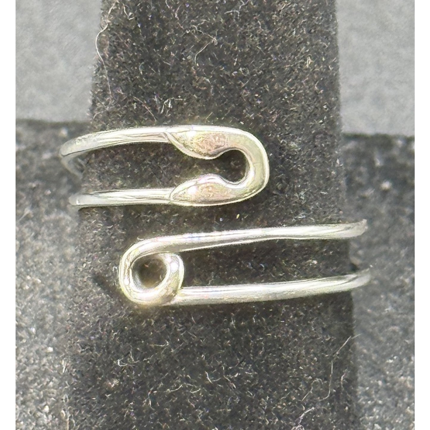 New Condition Sterling Silver Safety Pin Adjustable Ring Size 7.00