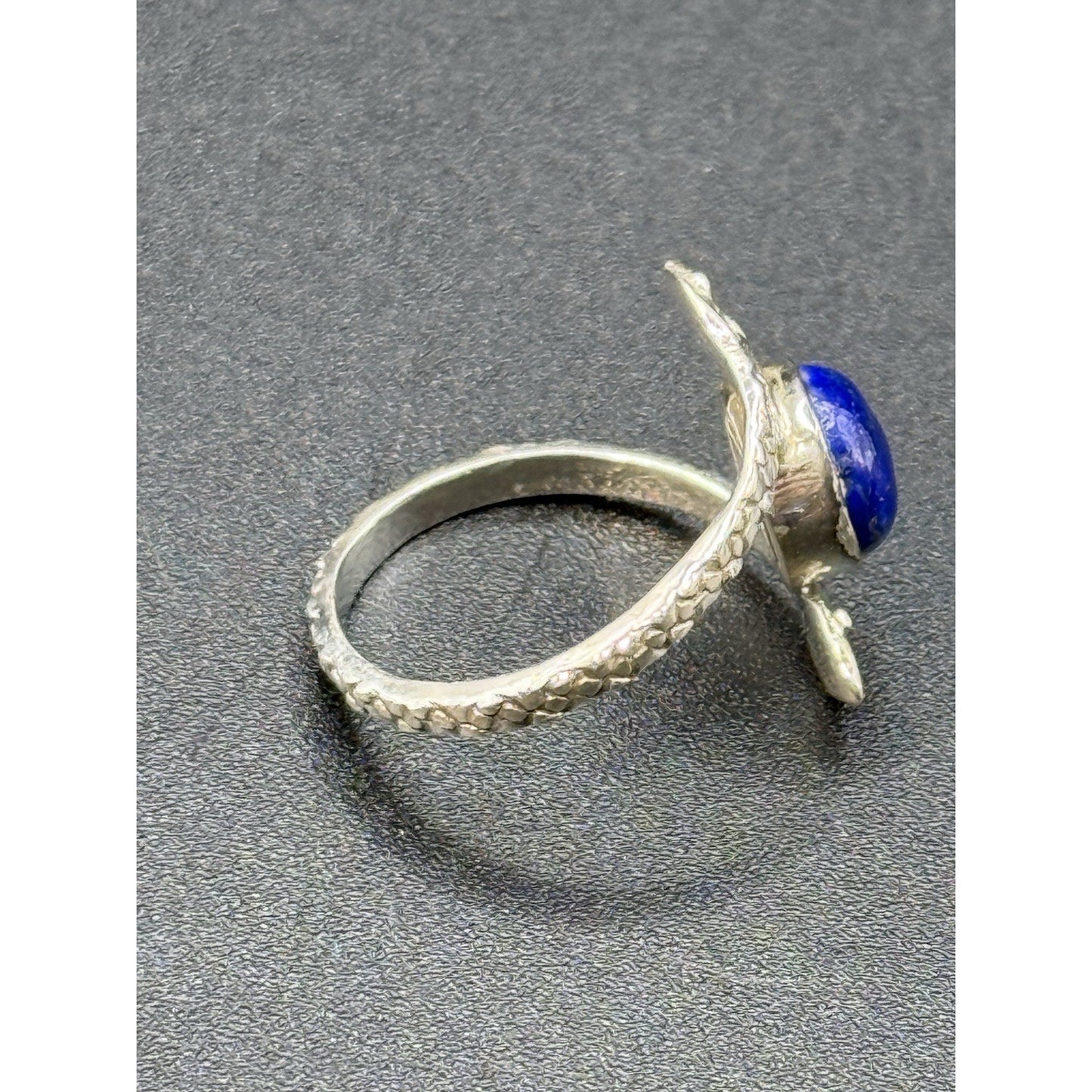 EUC Sterling Silver Genuine Lapis Snake Ring Size 7.50 P18