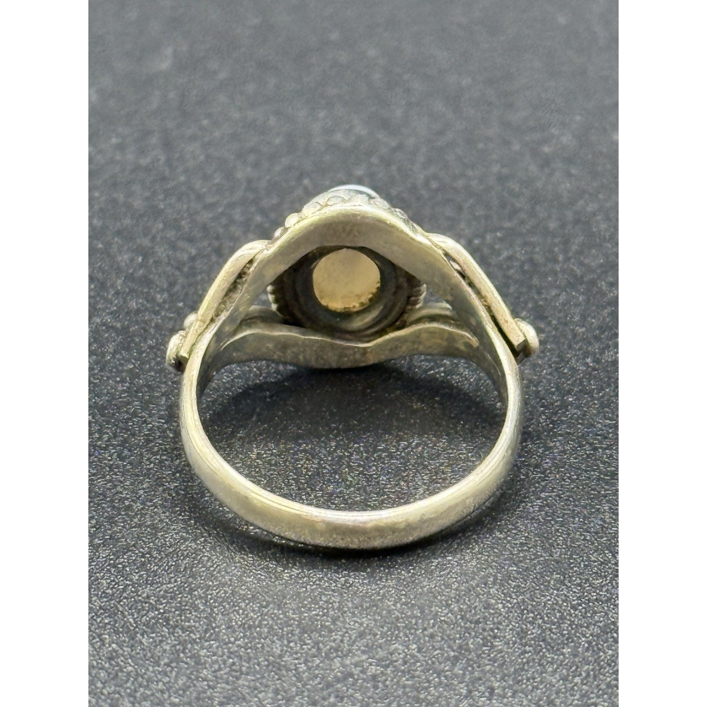 EUC Sterling Silver Genuine Pearl Cabachon Bezel Ring Size 6.00 925 Q21