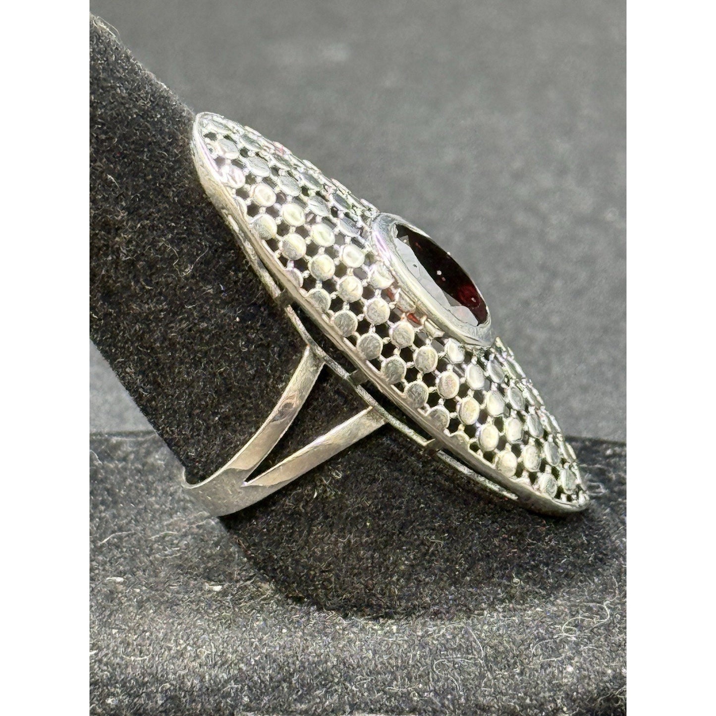 New Condition Sterling Silver Oblong Garnet Ring Size 7.00 P19