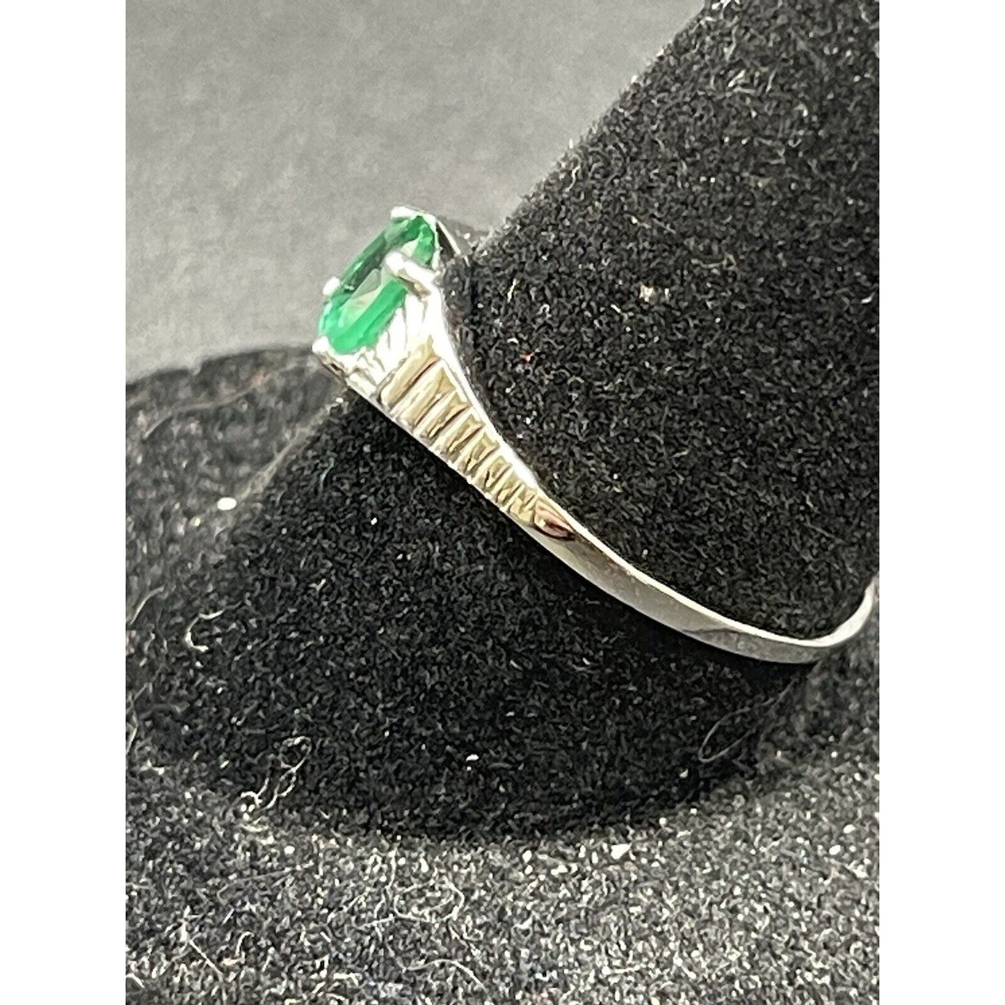 New Condition Sterling Silver Lab Created Emerald Dainty Ring 925 Size 7
