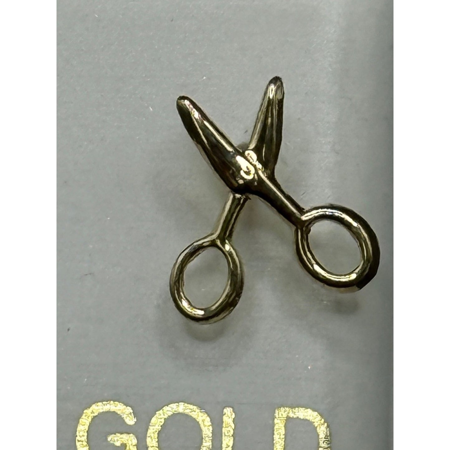 New Condition 14k Dainty Scissors Stud Earrings