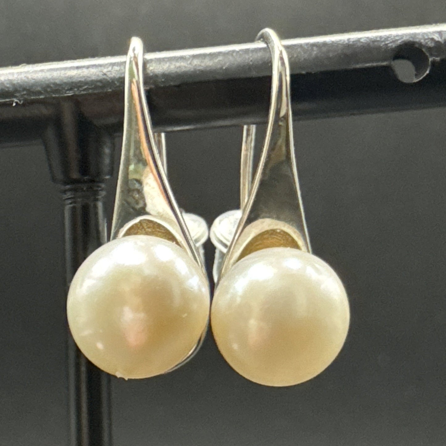 New Condition Sterling Silver Freshwater Pearl Drop Earrings 925