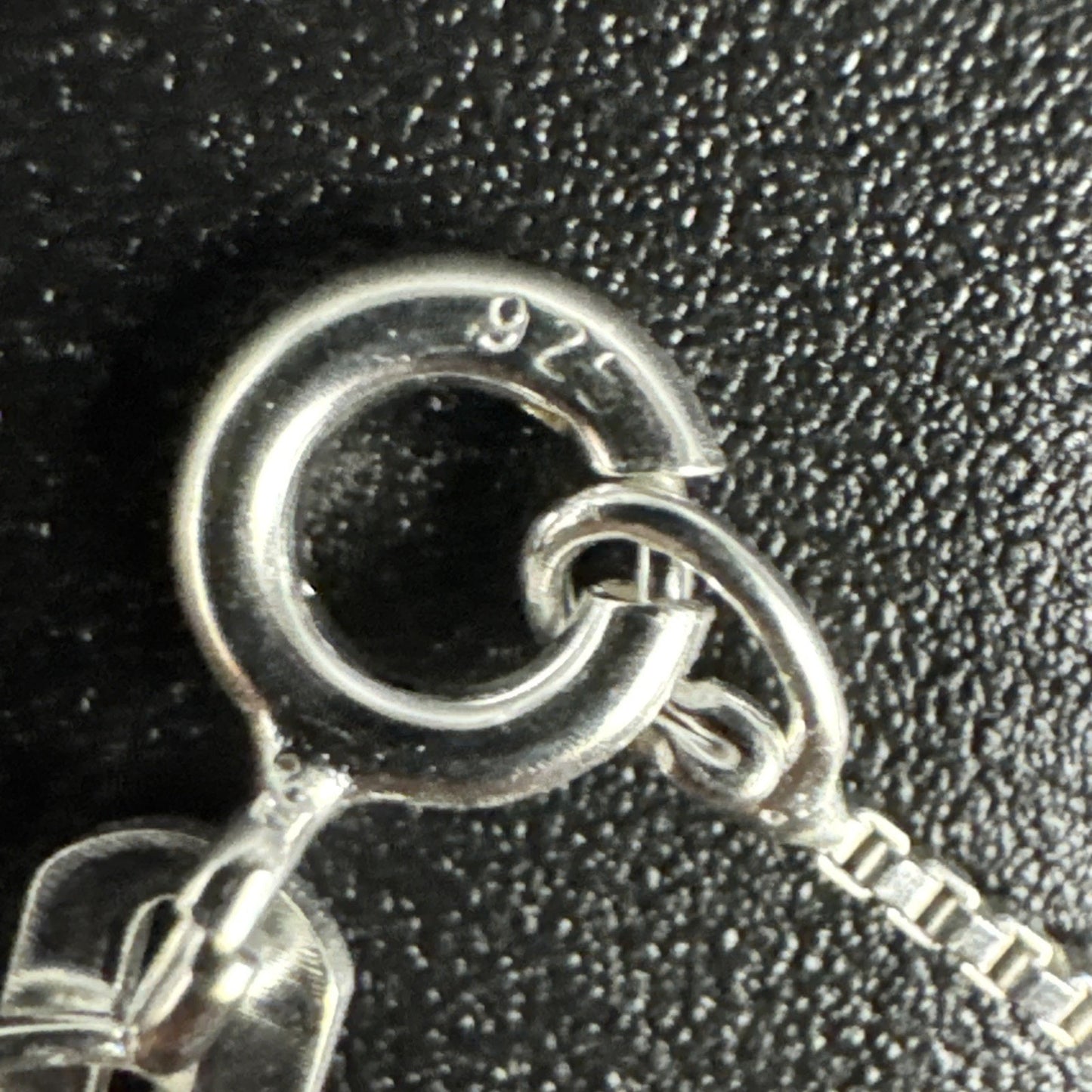 New Condition 20” Sterling Silver Skull Pendant Necklace 925