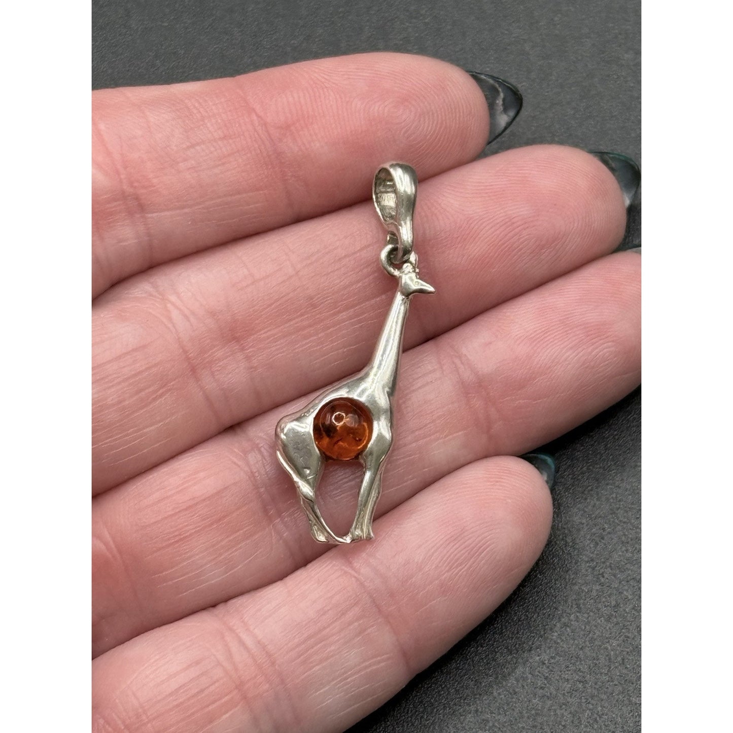 Sterling Silver Amber Giraffe Pendant 925 N28