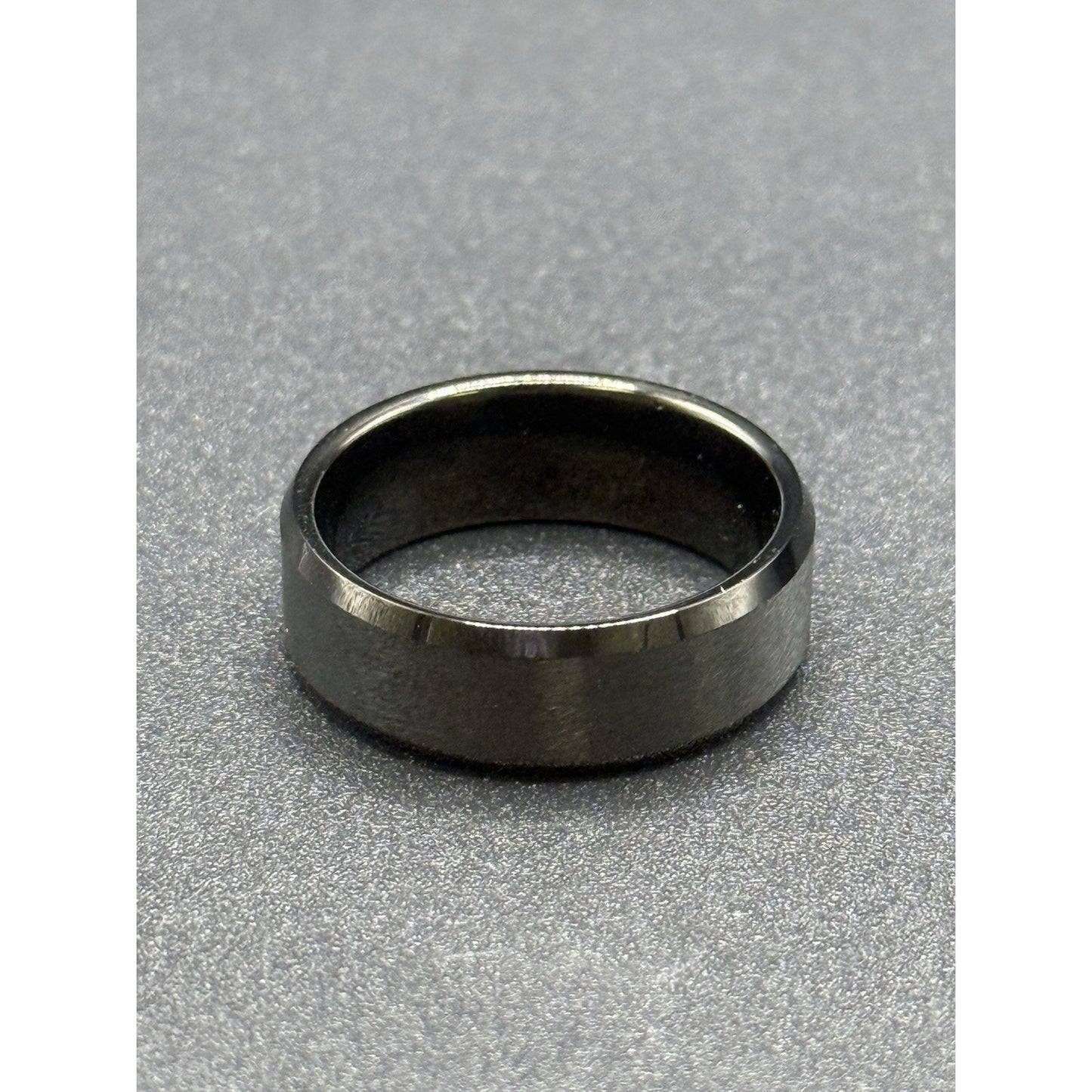 New Condition Beveled Black Tungsten Wedding Band Size 10.00
