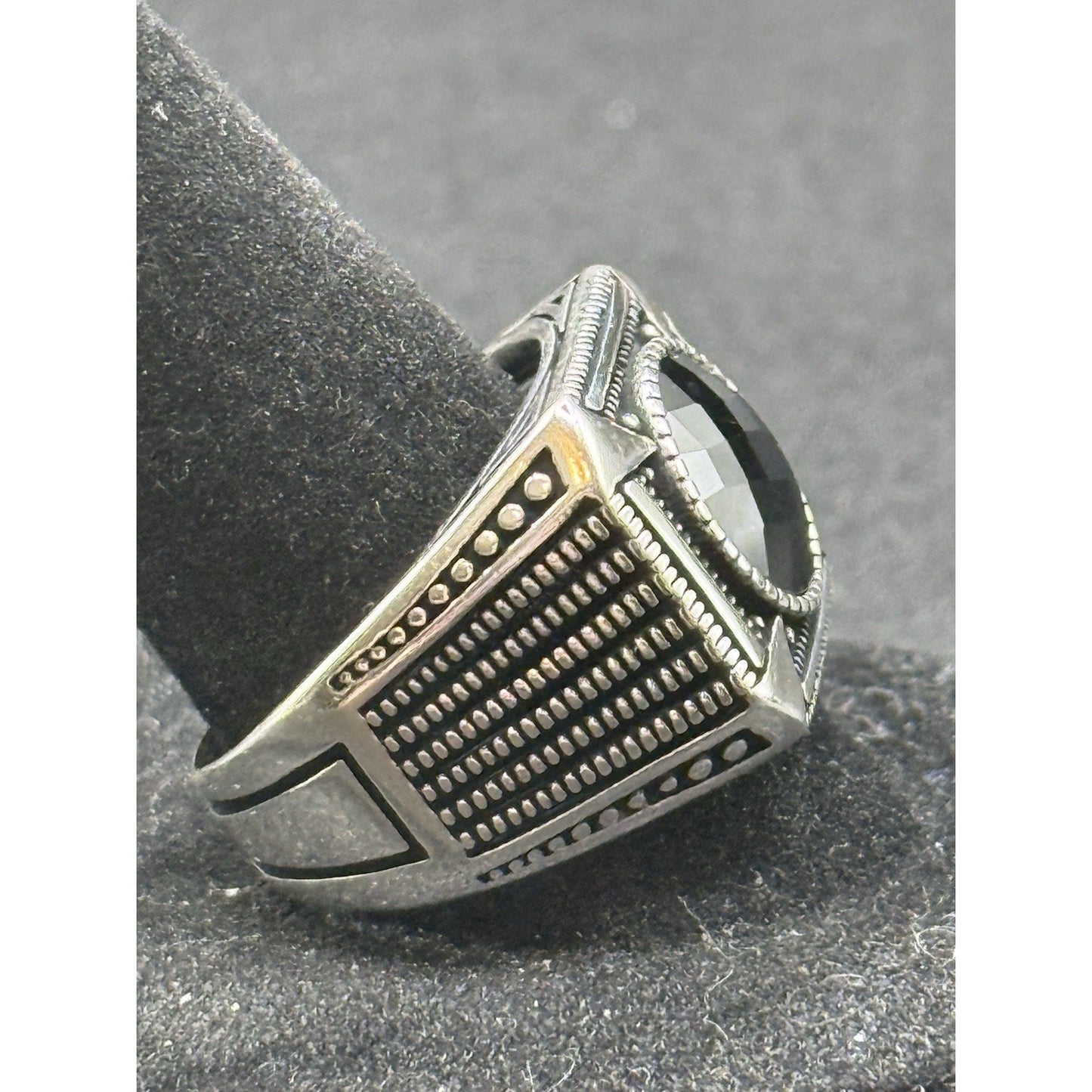 New Condition Sterling Silver Heavy Faceted Onyx Gents Ring Size 10.00