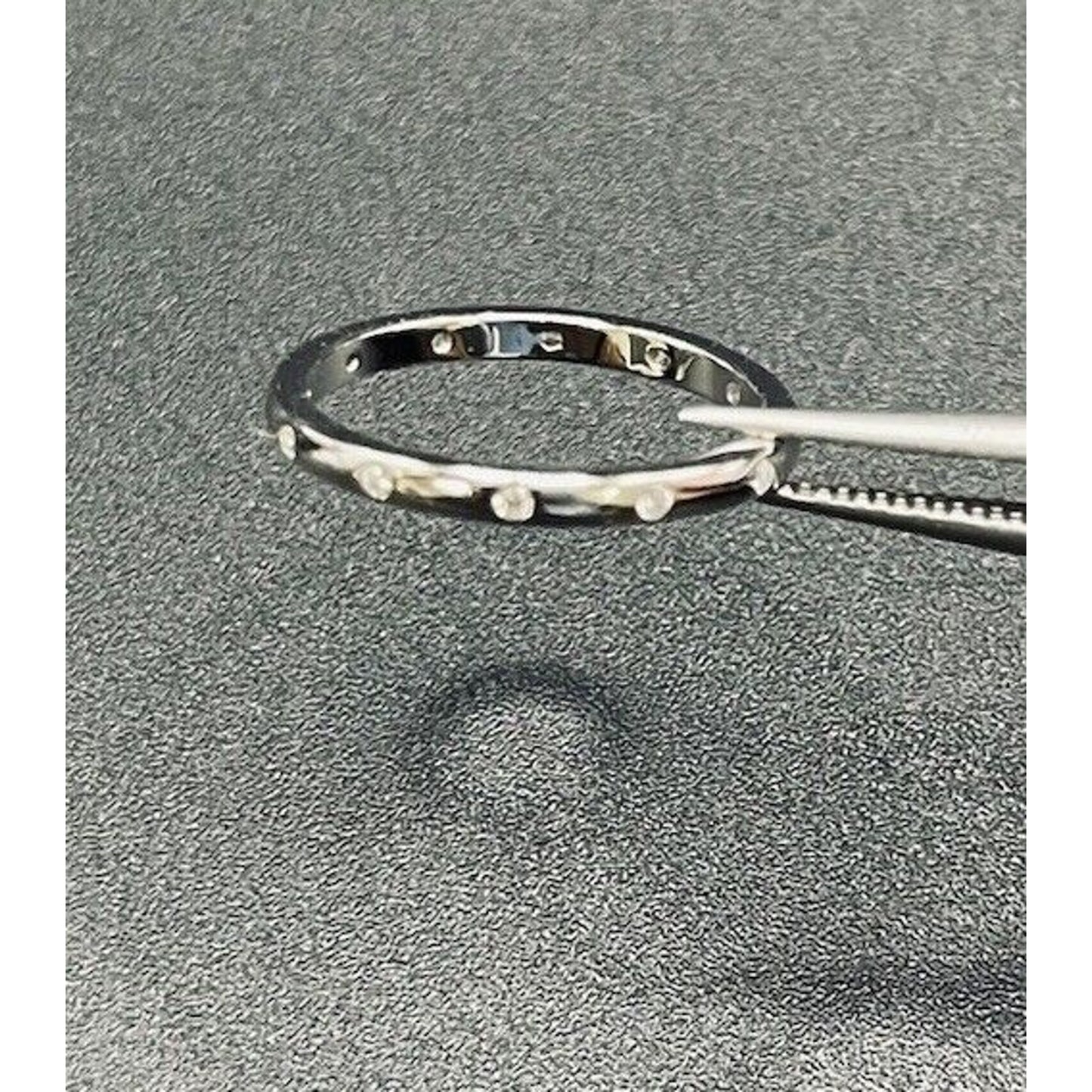 New Condition Sterling Silver Cubic Zirconia 2MM Flush Set Band Ring Size 6.50