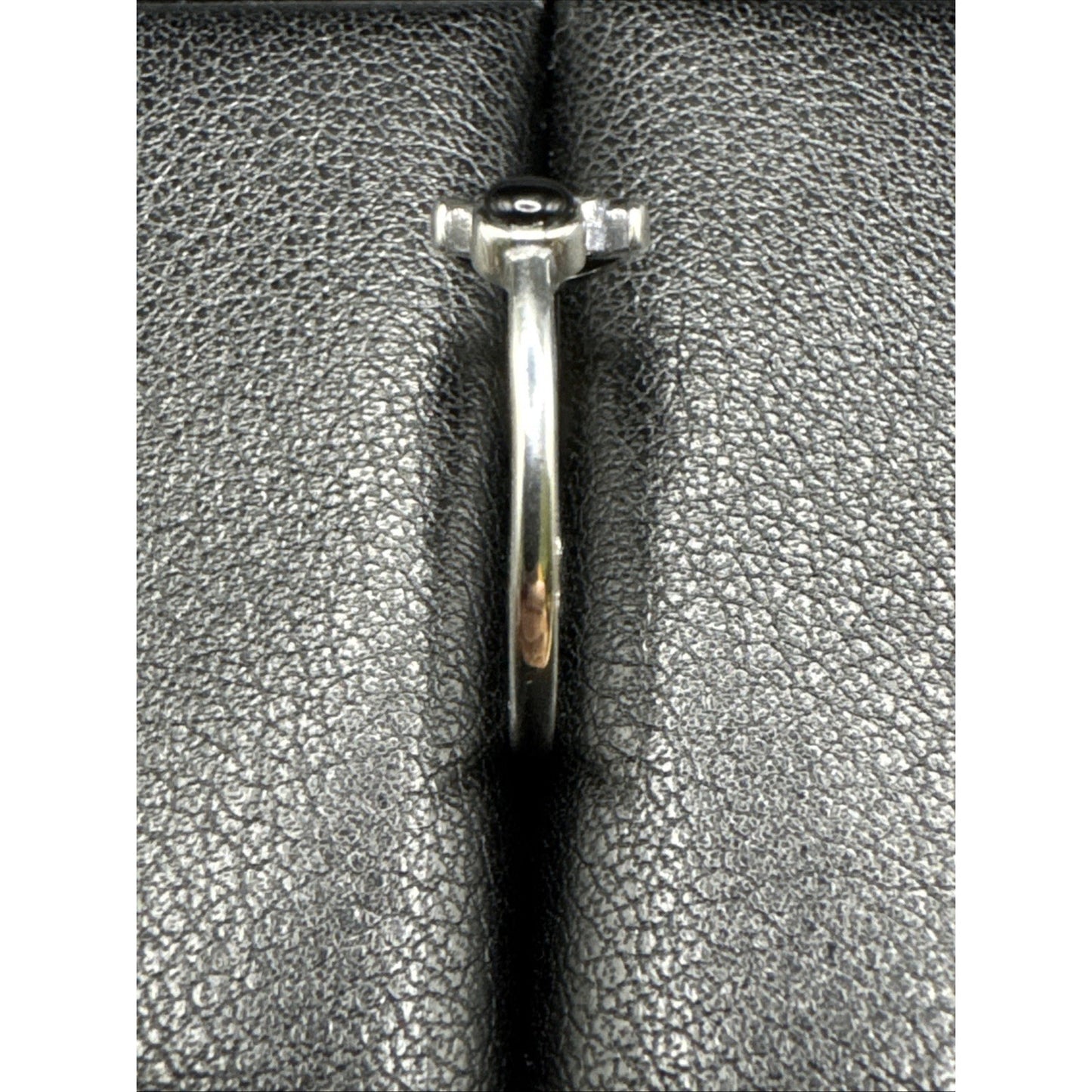 New Condition Sterling Silver Onyx Crescent Moon Ring 925 Size 7