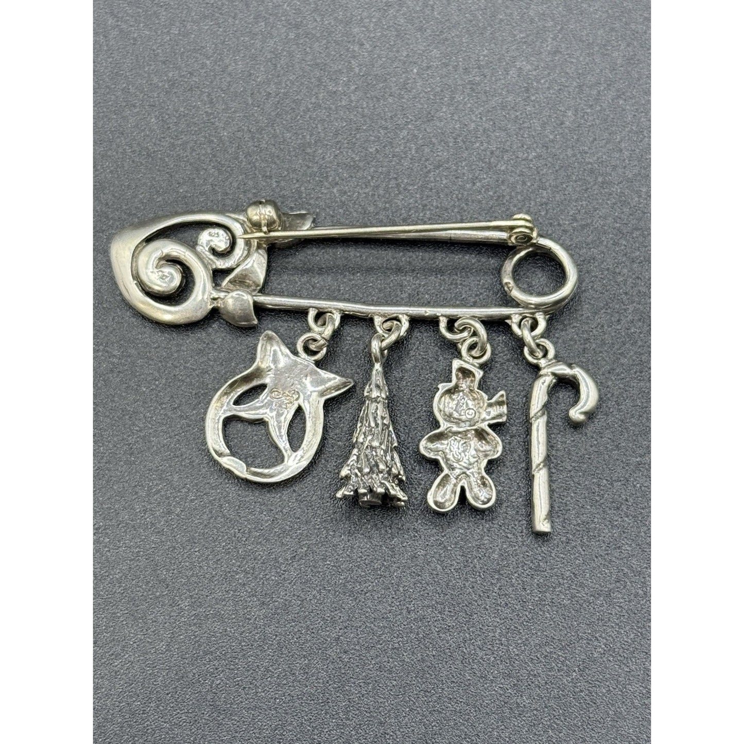 Vintage Sterling Silver Christmas Theme Brooch Pin 10 Grams P5