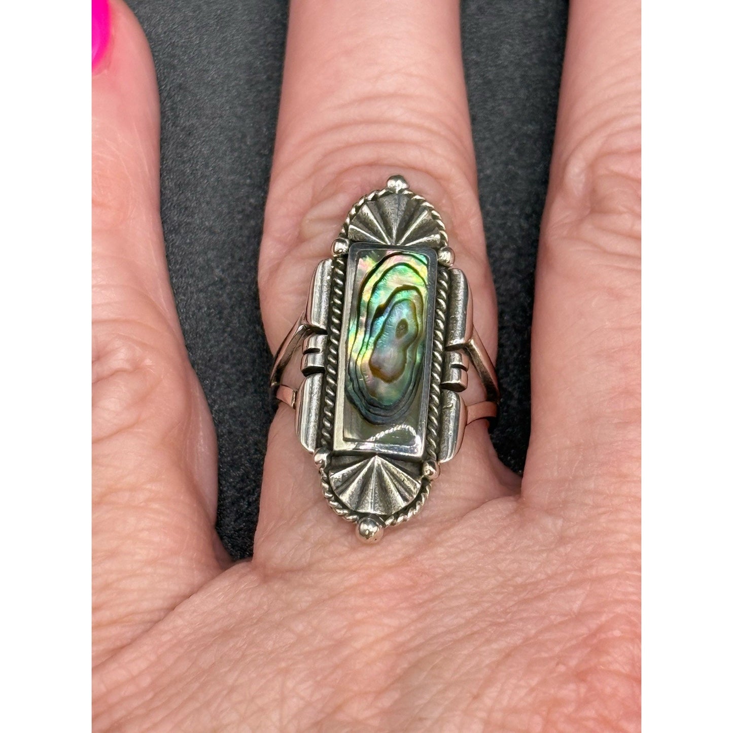 New Condition Sterling Silver Genuine Abelone Art Deco Ring Size 7.00