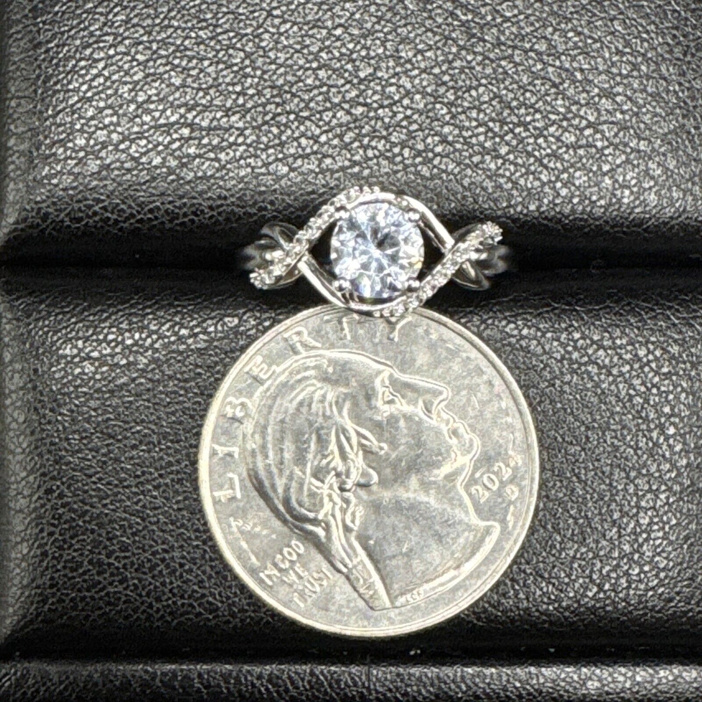 New Condition Sterling Silver White Sapphire Ring 925 Size 7