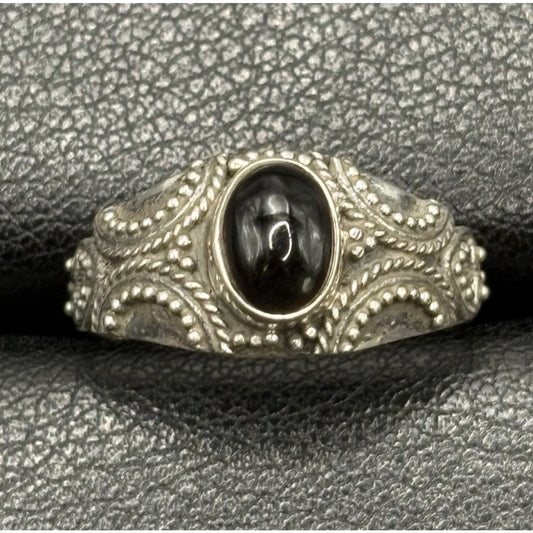 New Condition Sterling Silver Onyx Bali Style Ring Size 7