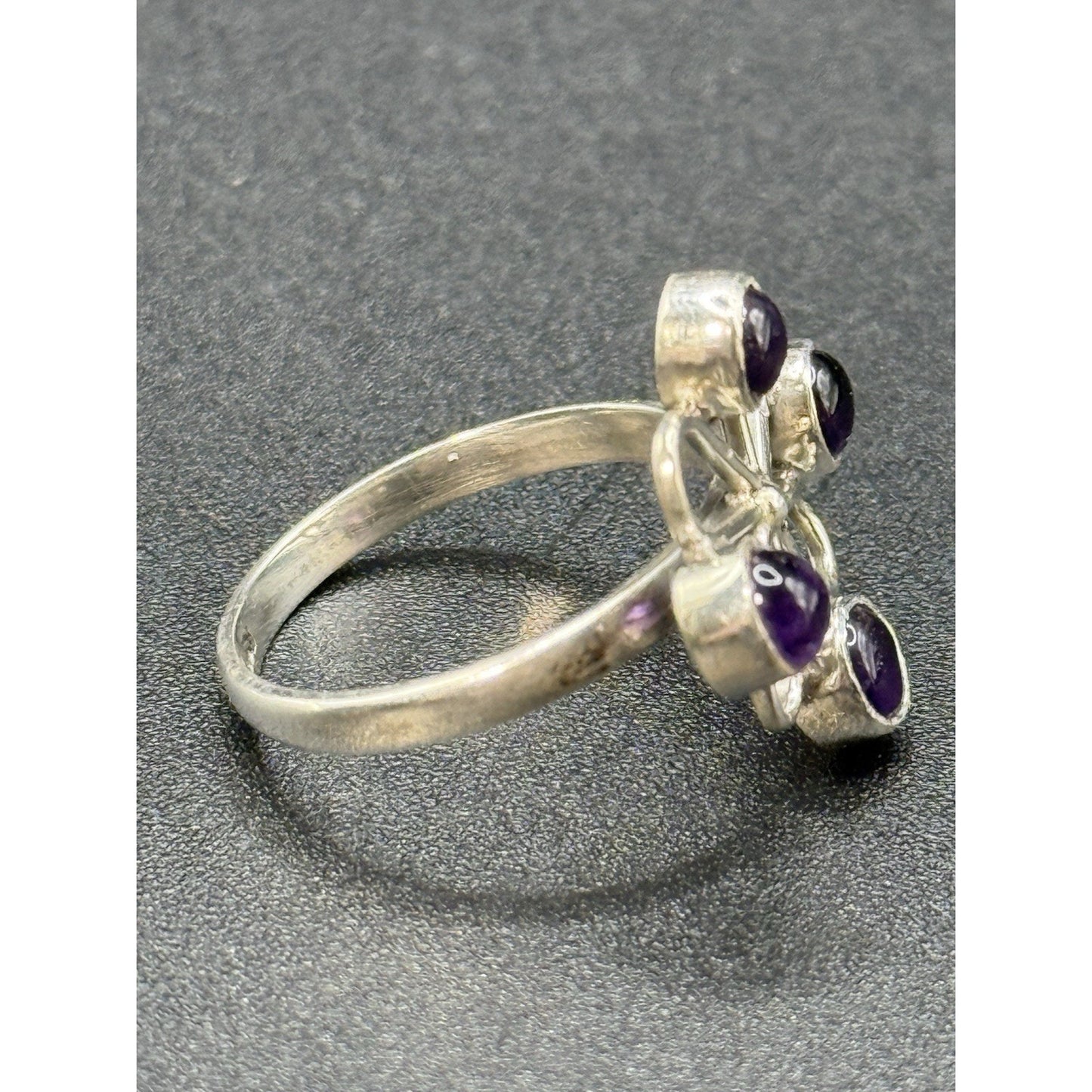 New Condition Sterling Silver Genuine Amethyst Ring Size 7.00 P19