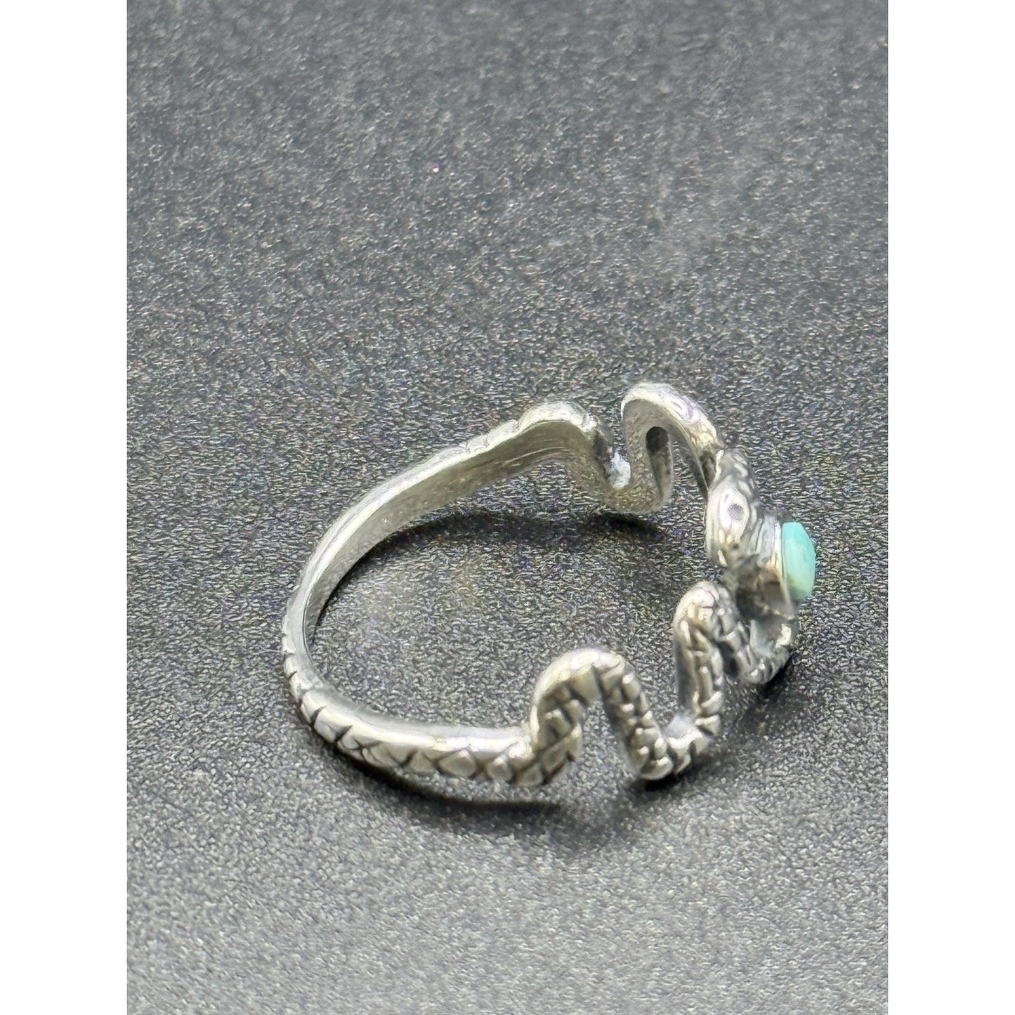 New Condition Sterling Silver Snake Genuine Turquoise Ring Size 6.75