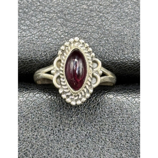 EUC Sterling Silver Genuine Garnet Seed Bezel Ring Size 7.00 925 Q21