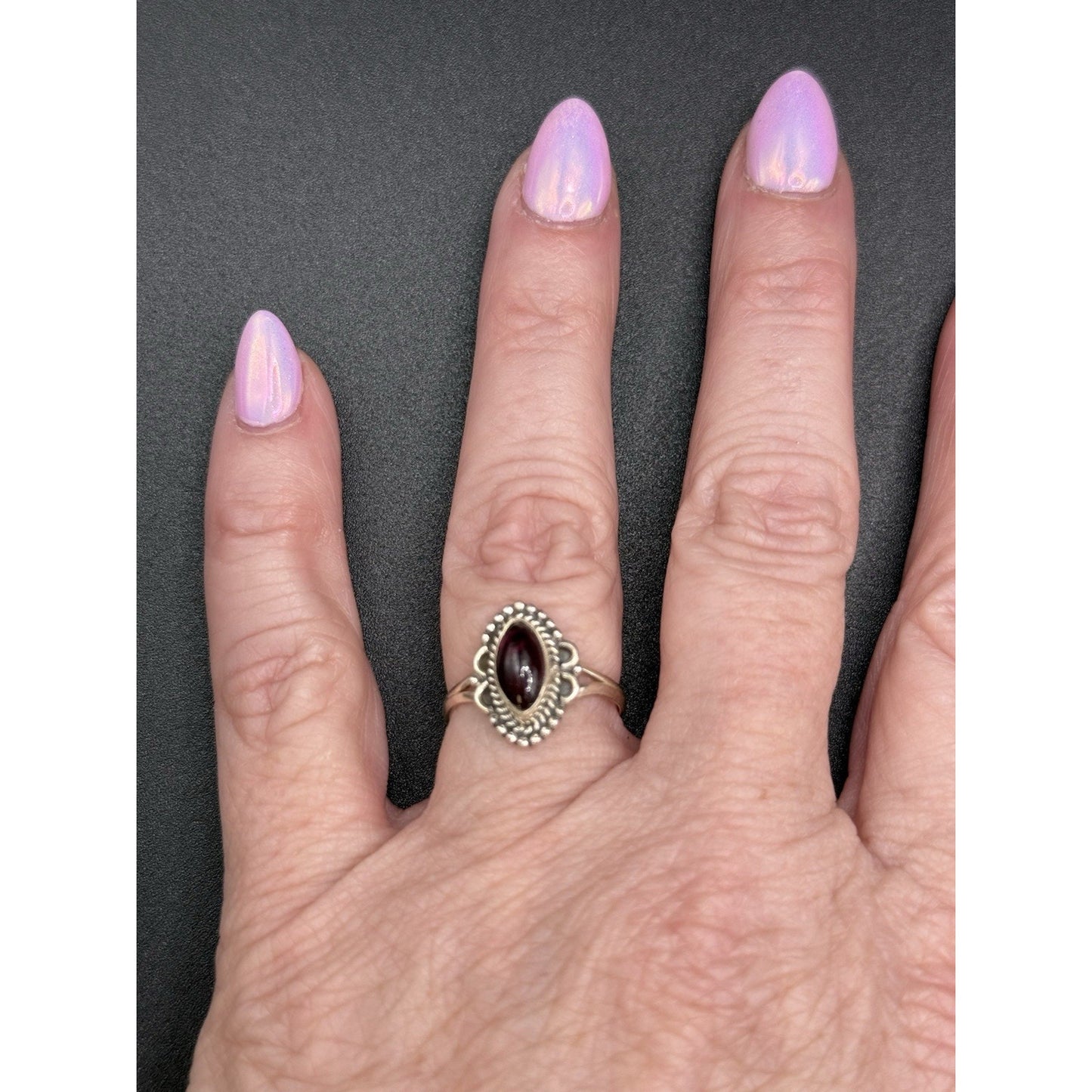 EUC Sterling Silver Genuine Garnet Seed Bezel Ring Size 7.00 925 Q21