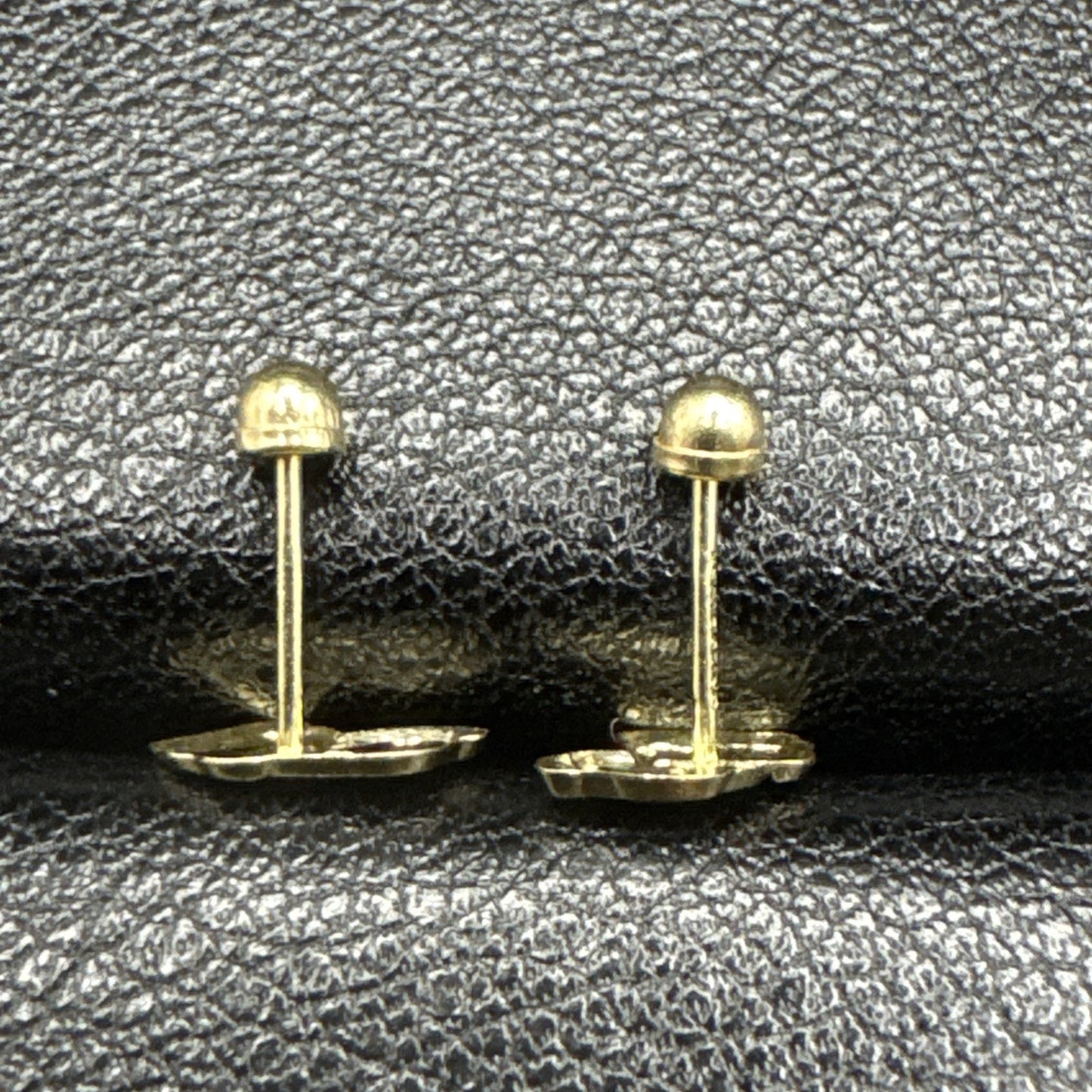 New Condition 14k Gold Dainty Puppy Dog Comfort Back Stud Earrings