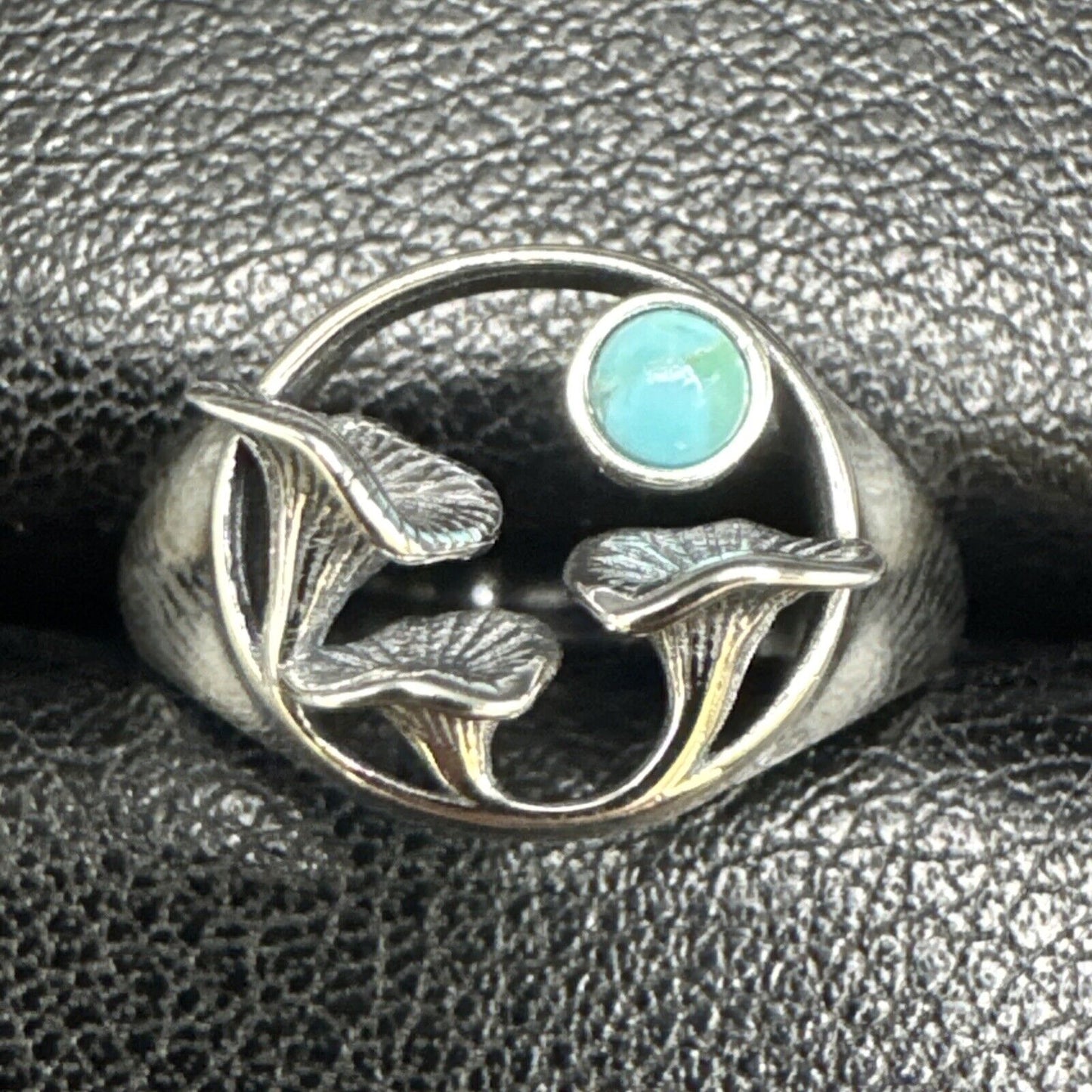 New Condition Sterling Silver Turquoise Mushroom Ring 925 Size 7