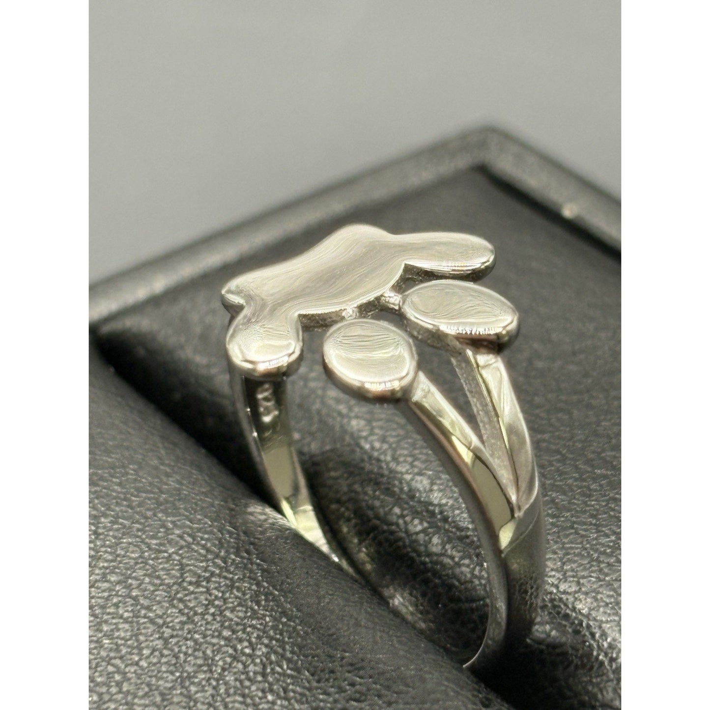 New Condition Sterling Silver Paw Print Ring Size 9 Adjustable