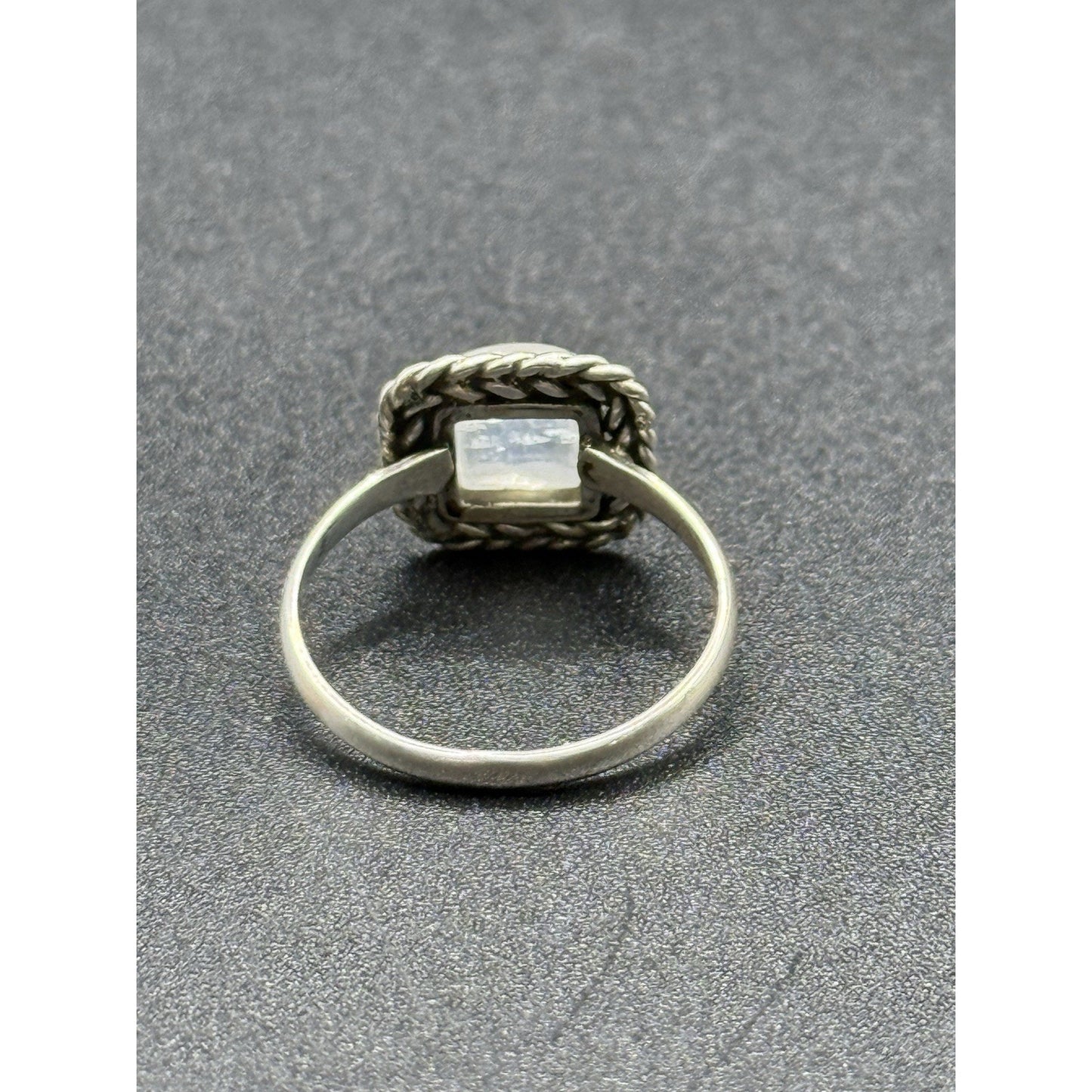 EUC Sterling Silver Square Genuine Moonstone Ring Size 7.00 P18