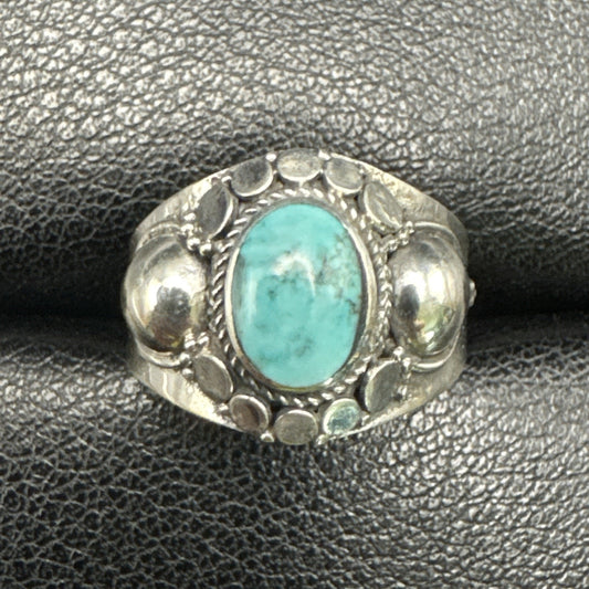 New Condition Sterling Silver Bali style Turquoise Ring Size 7