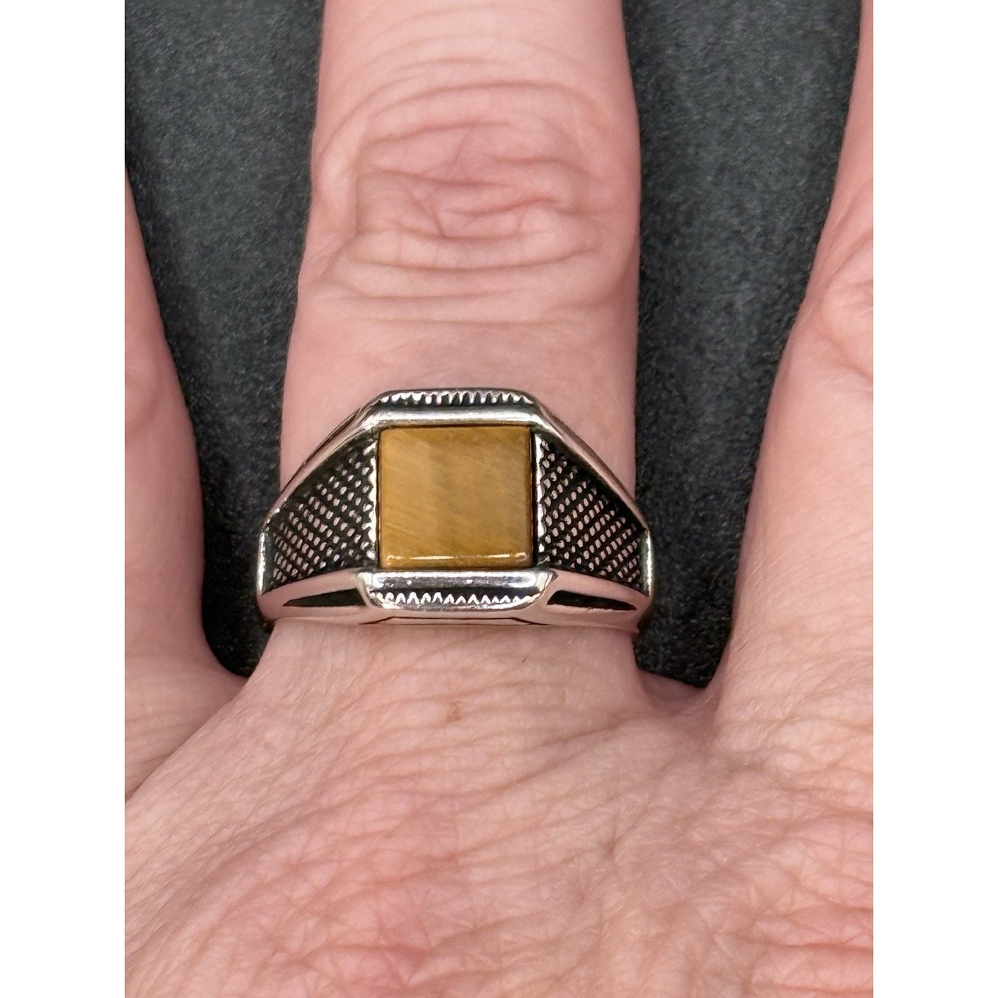 New Condition Sterling Silver Tigers Eye Gents Ring Size 10.00