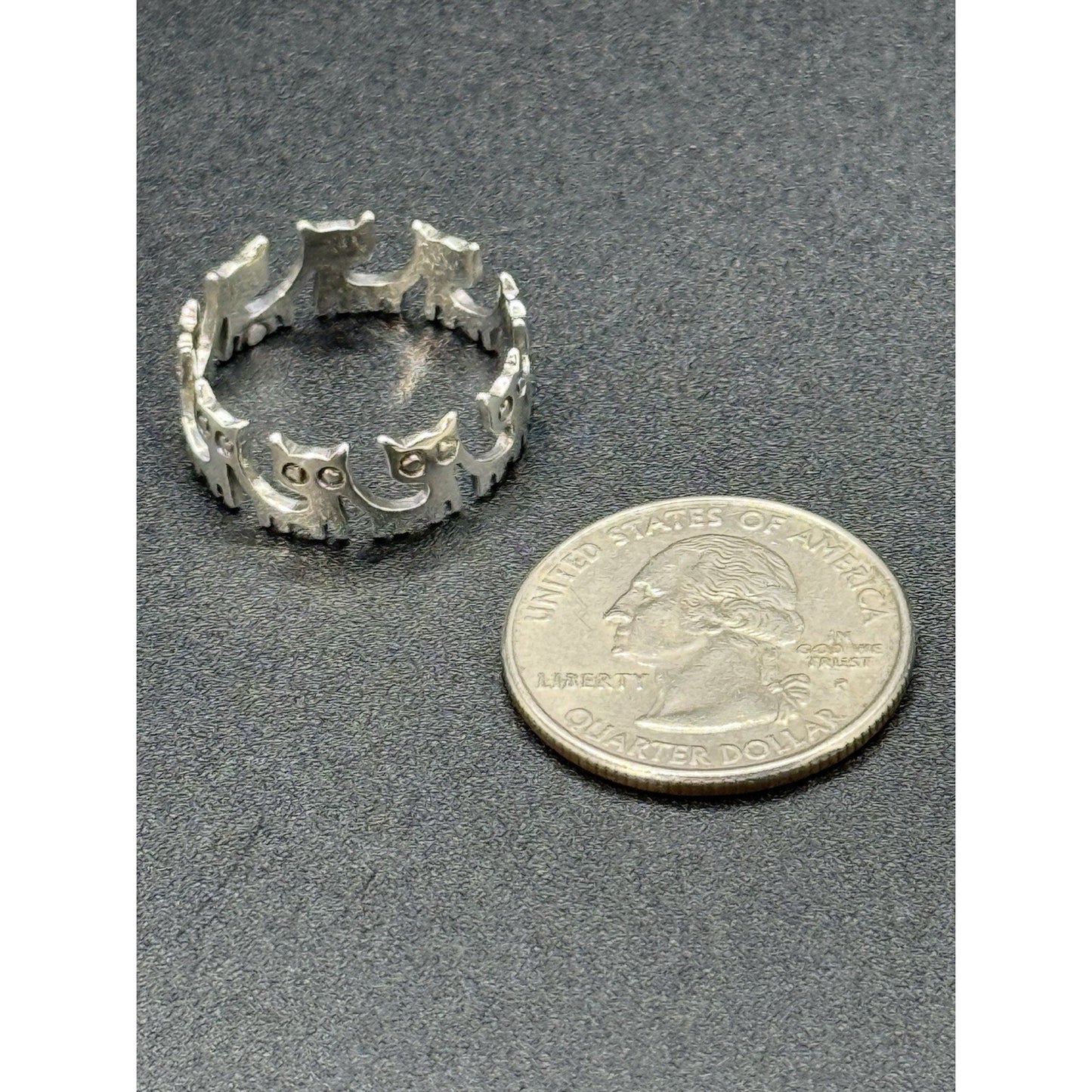 New Condition Sterling Silver Cats Band Ring Size 9.50