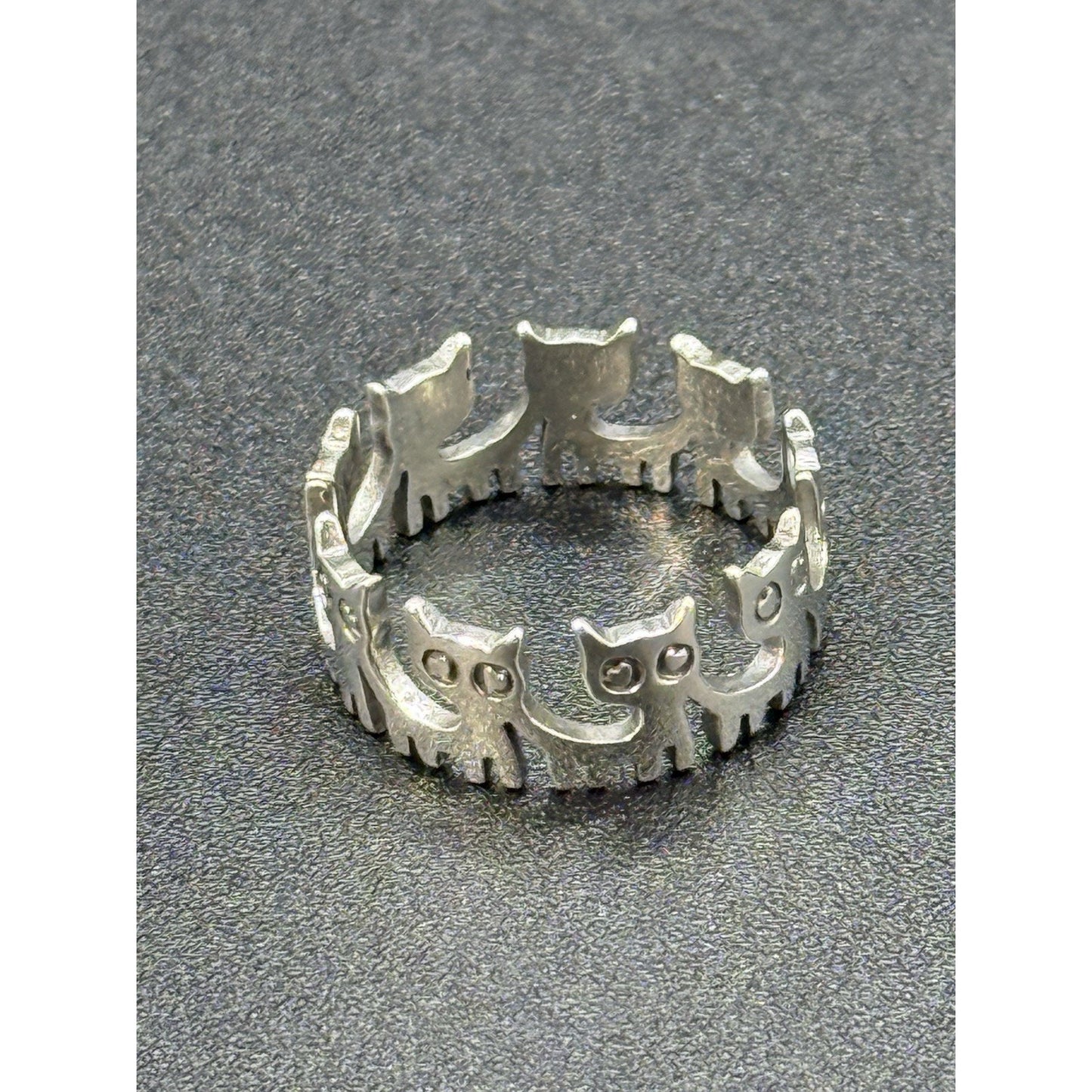 New Condition Sterling Silver Cats Band Ring Size 5.50 925