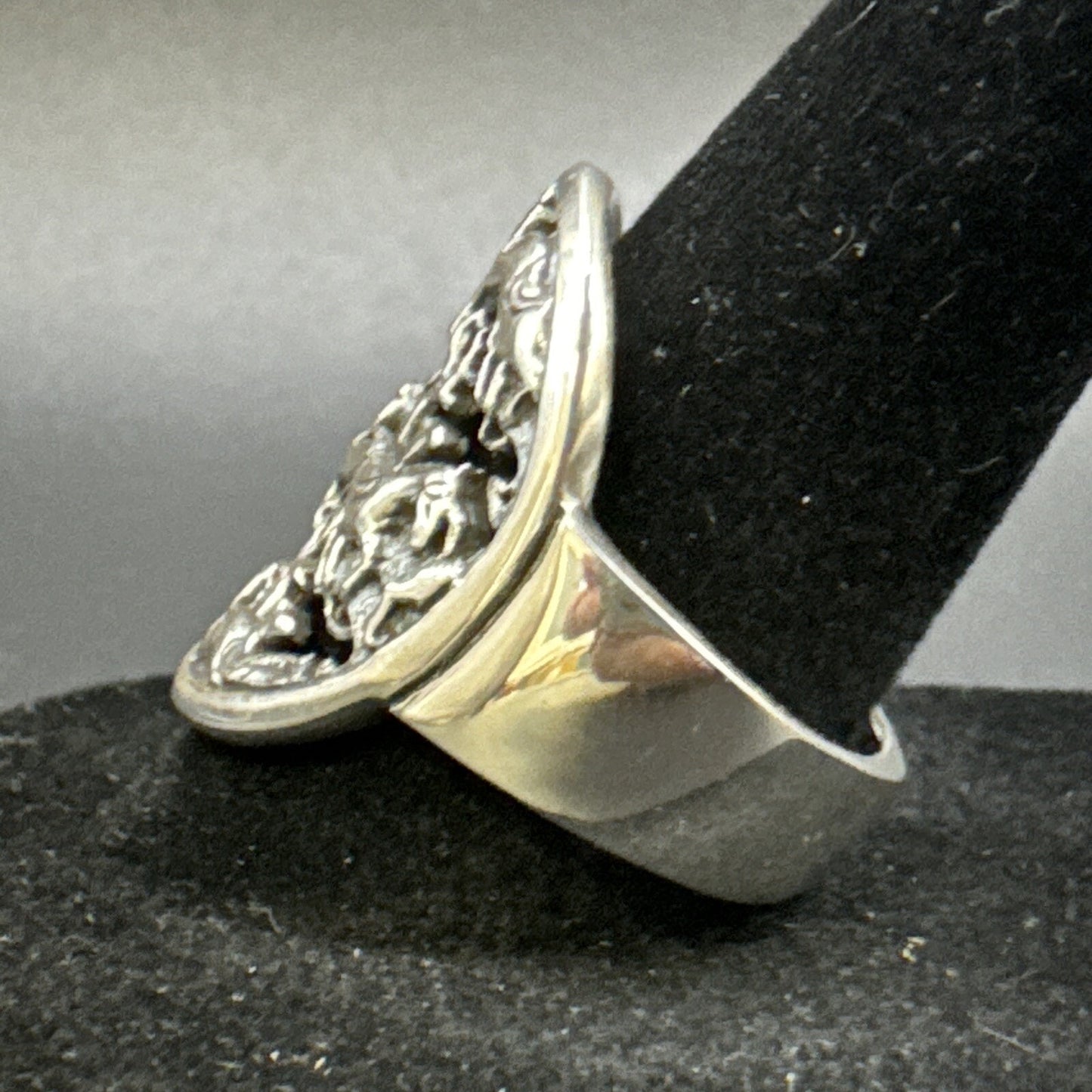 New Condition Sterling Silver Galloping Horses Ring 925 Size 11
