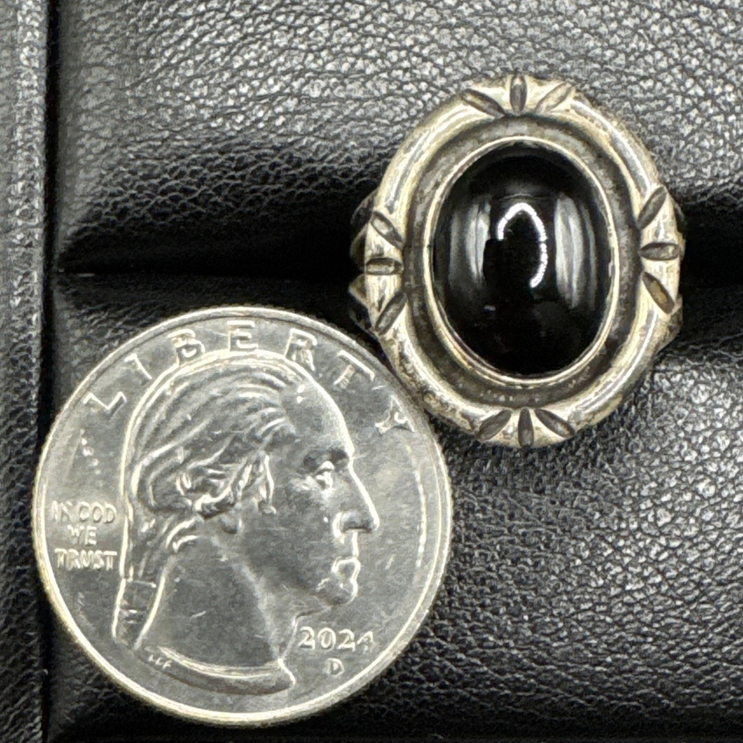 Vintage Southwestern Sterling Silver Onyx Ring 925 Size 8 Q28