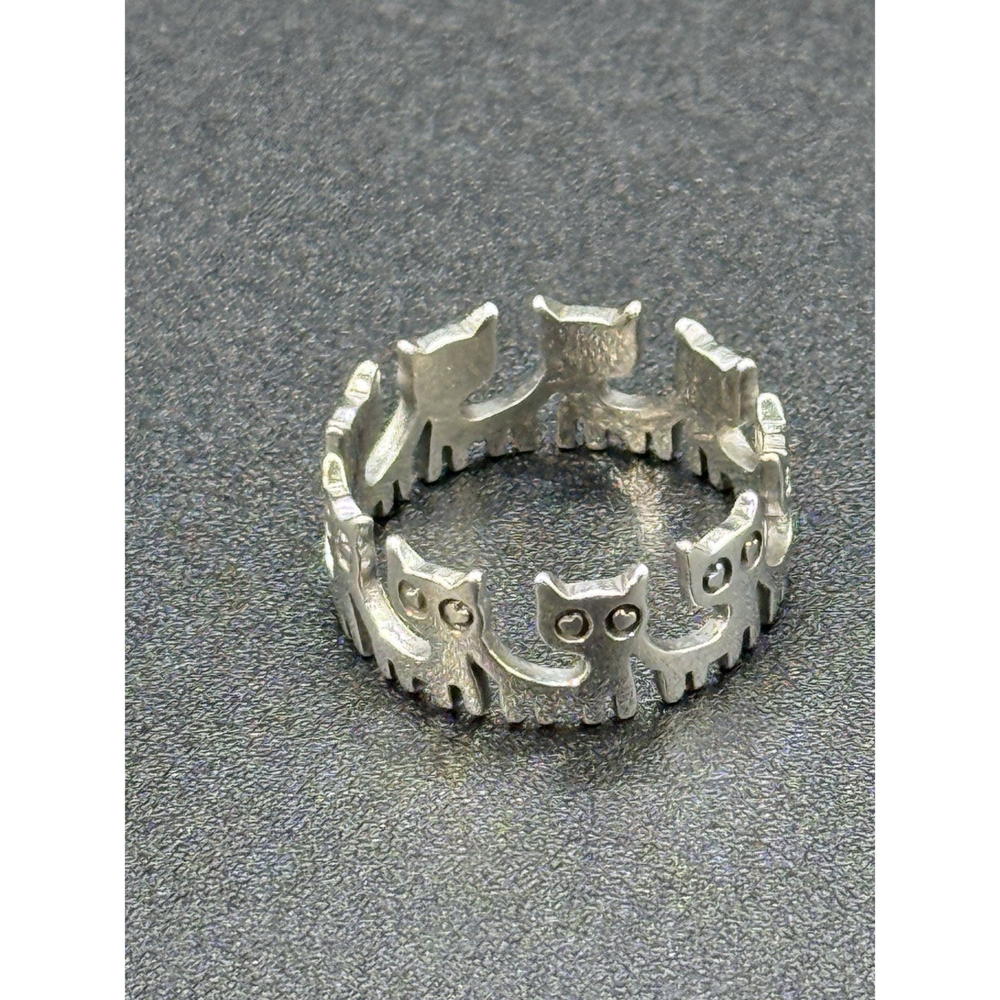 New Condition Sterling Silver Cats Band Ring Size 5.50 925