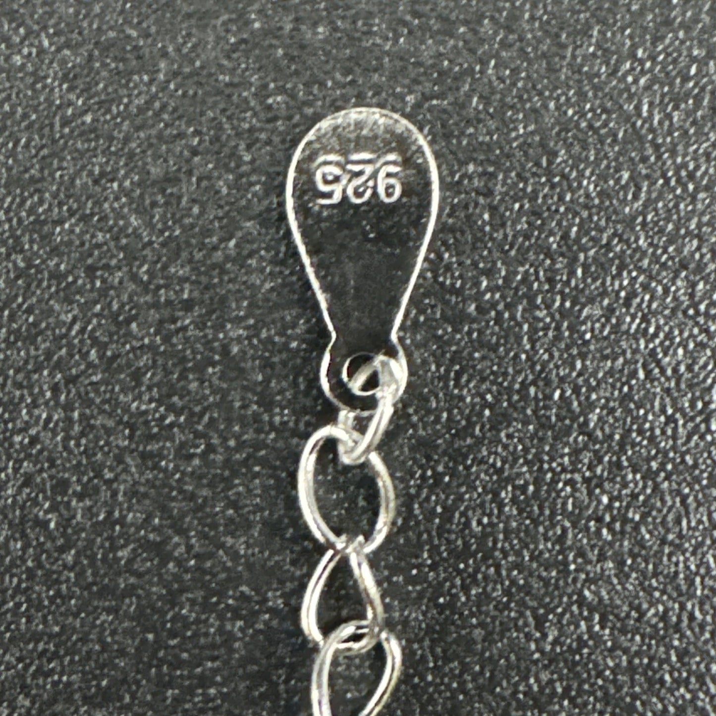 New Condition 18” Surfing Wave Pendant Necklace 925