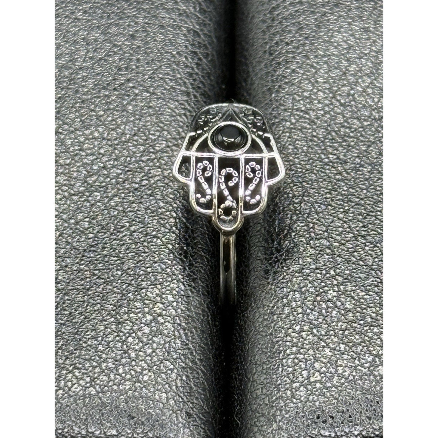 New Condition Sterling Silver Genuine Onyx Hansa Ring Size 7.00