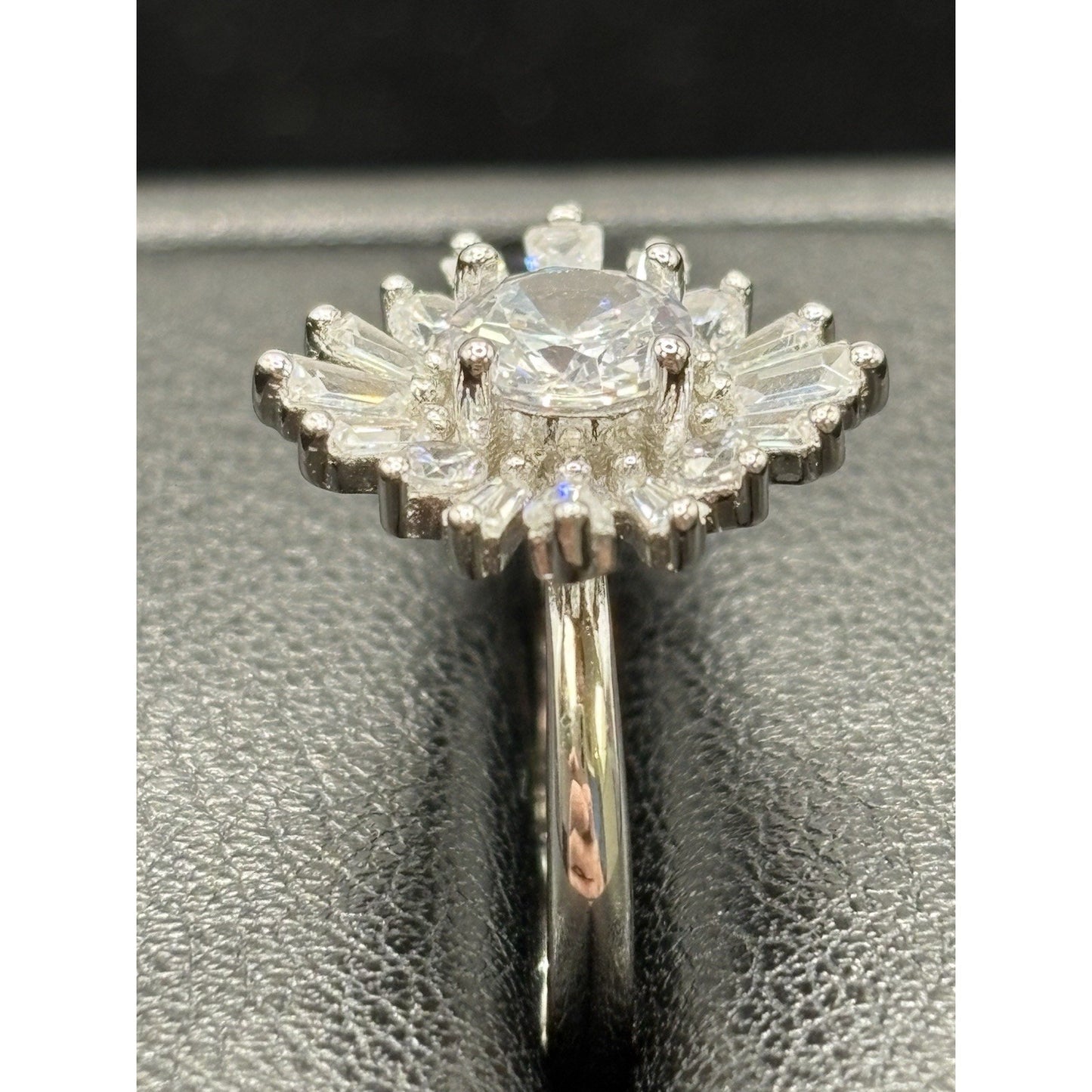 New Condition Starburst Sterling Silver Cubic Zirconia Starburst Ring Size 7