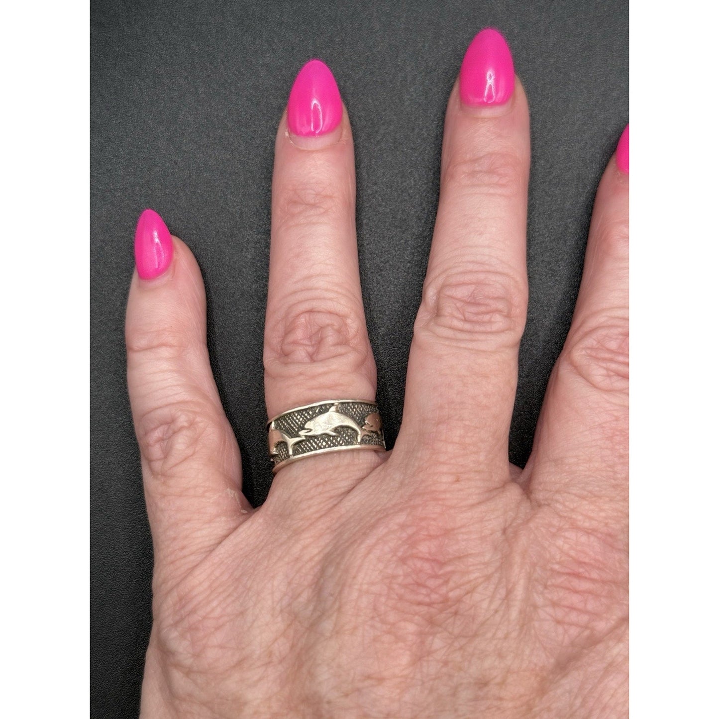 Vintage Sterling Silver Dolphin Band Ring Size 7.50 Q16