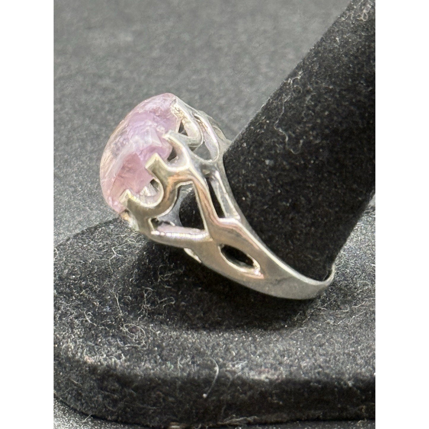 Excellent Used Condition Sterling Silver Amethyst Cab Ring Size 8.00 P19
