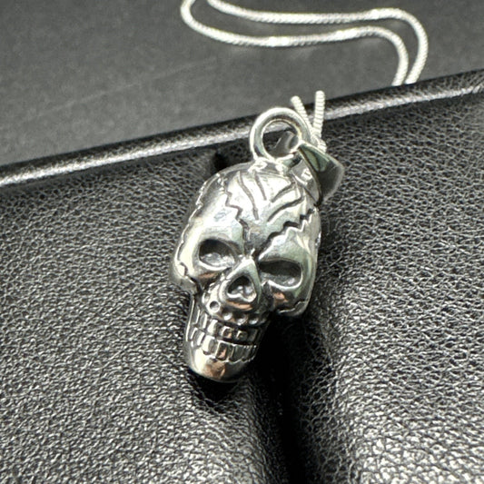 New Condition 20” Sterling Silver Skull Pendant Necklace 925