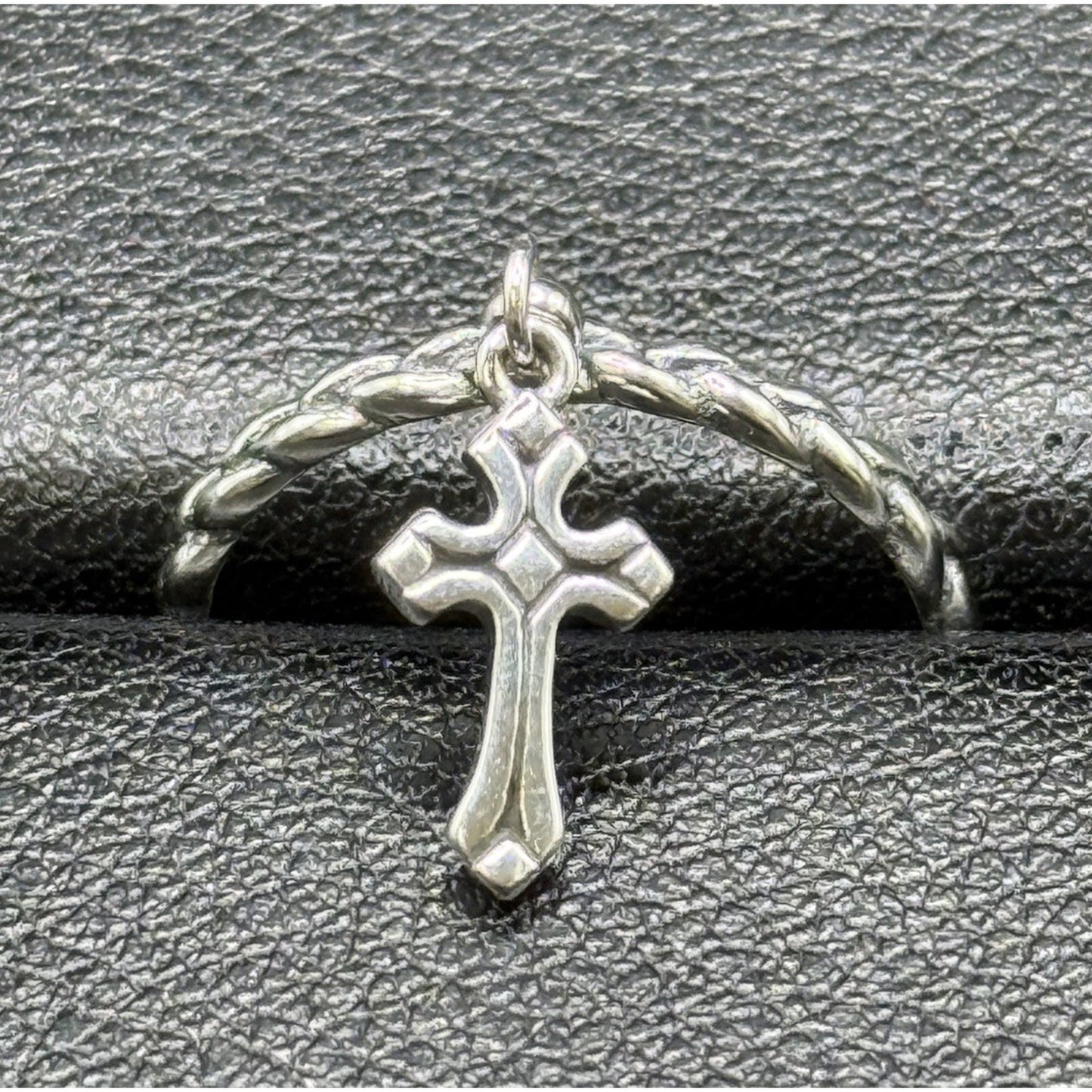 New Condition Sterling Silver Cable Cross Dangle Ring Size 7.00