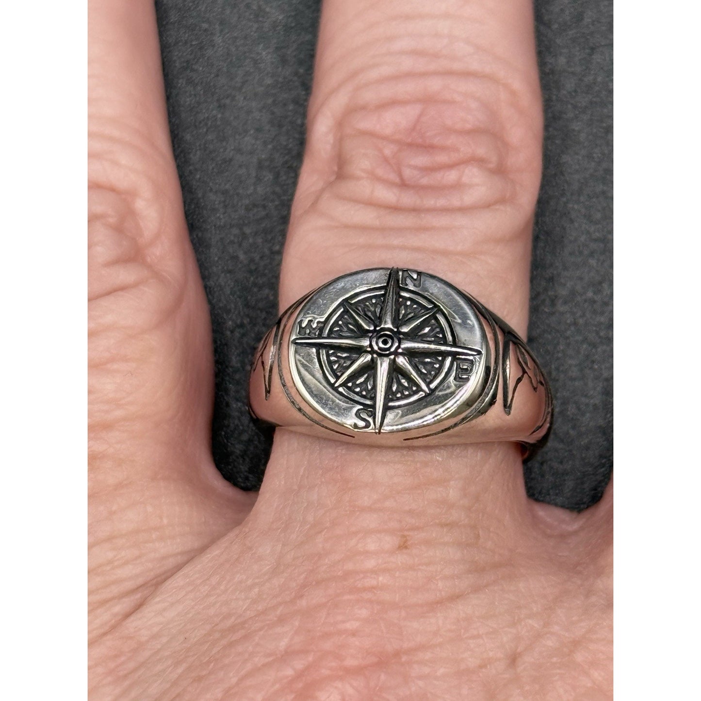 New Condition Sterling Silver Gents Compass Ring Size 9.50