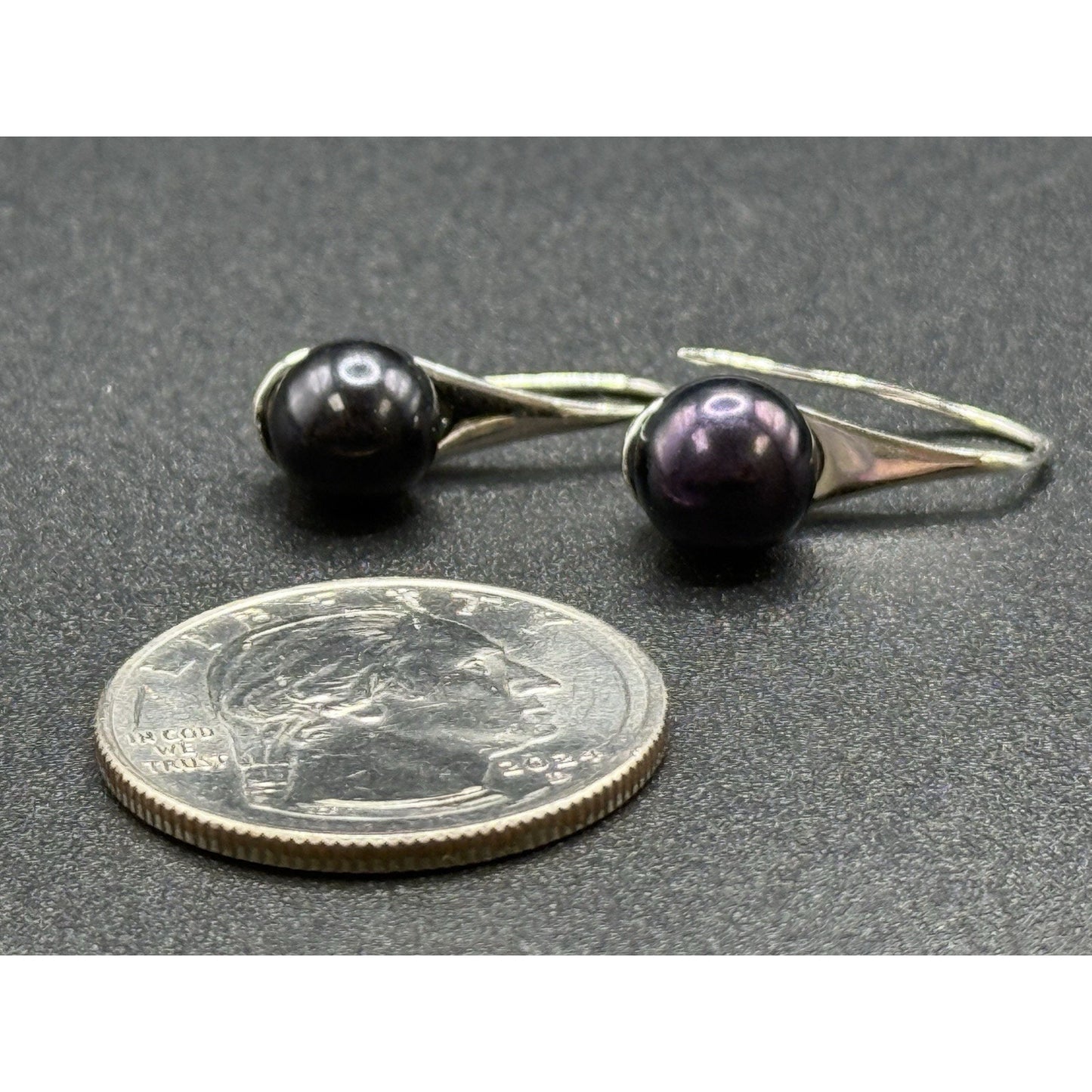 New Condition Sterling Silver Freshwater Black Pearl Dangle Earrings