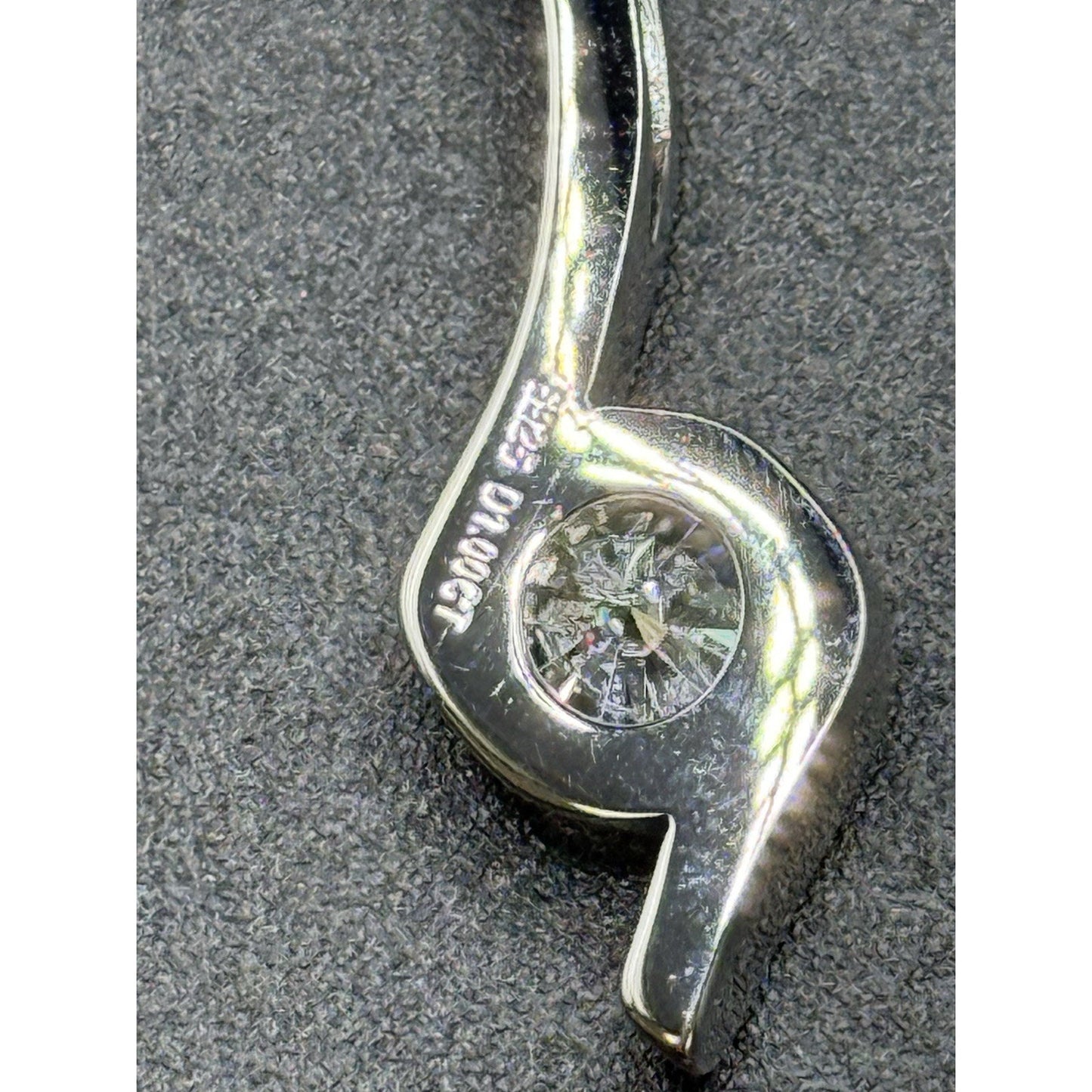New Condition 18” Sterling Silver Moissanite Modernist Pendant Necklace GRA