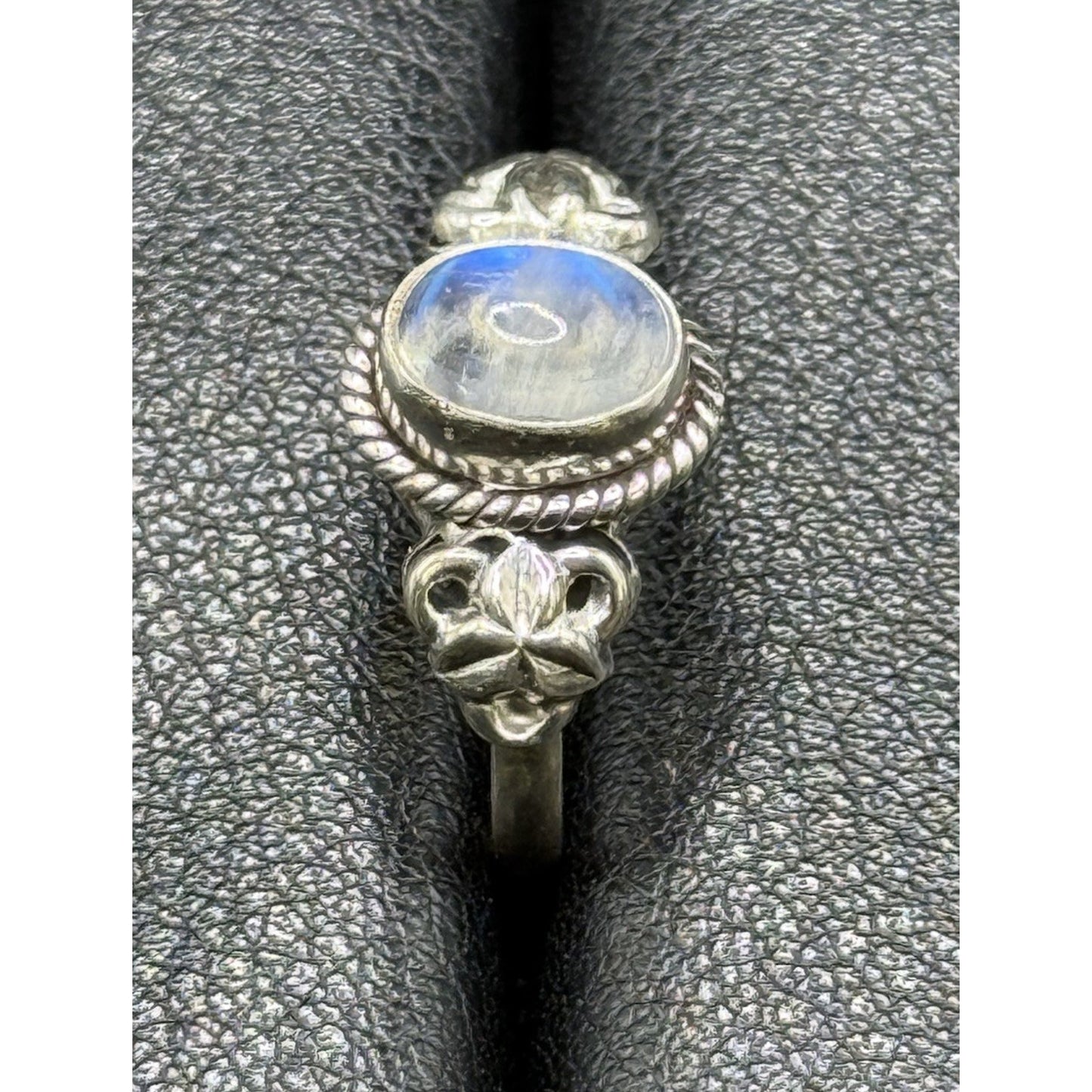 New Condition Sterling Silver Genuine Moonstone Ring Size 7.00 925