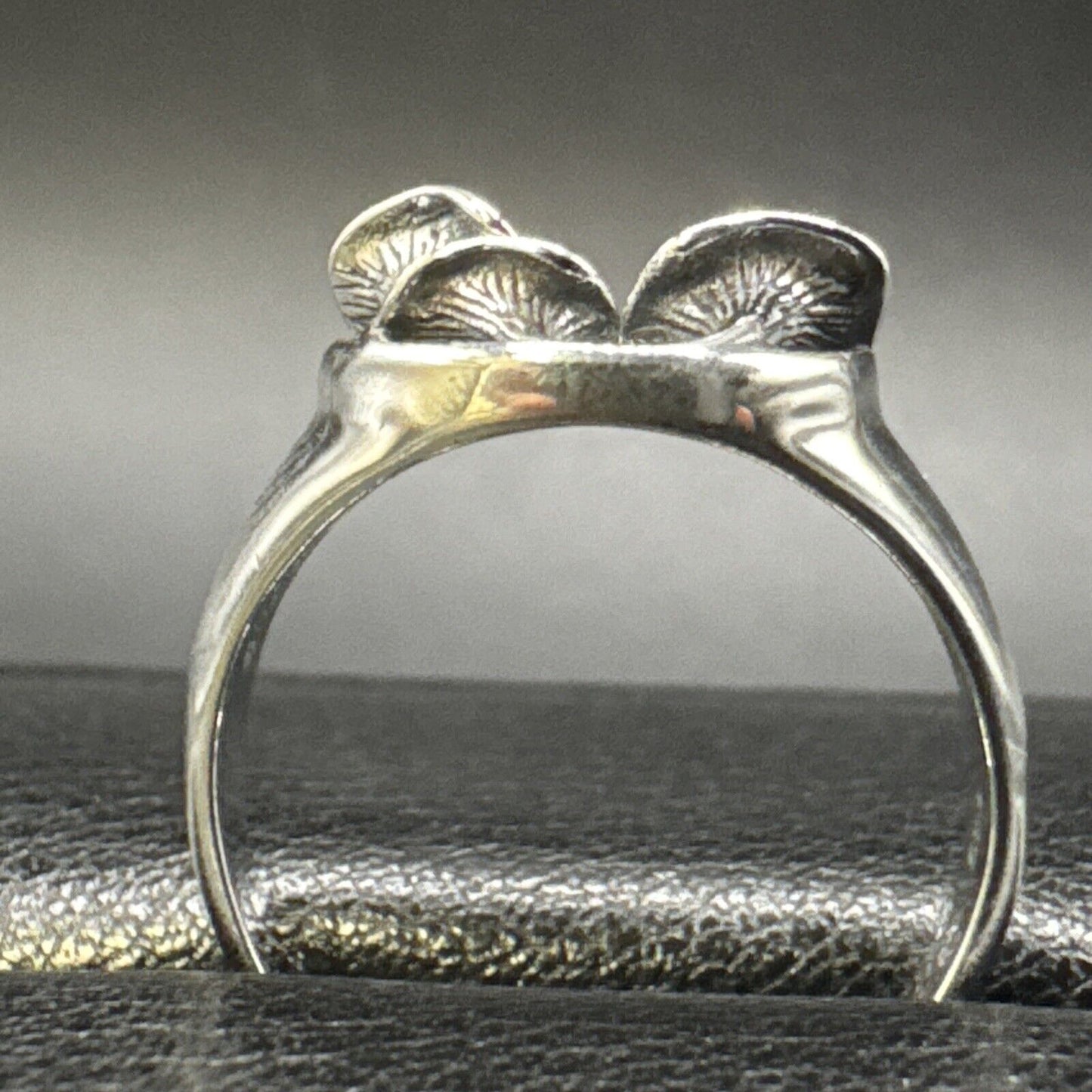 New Condition Sterling Silver Turquoise Mushroom Ring 925 Size 7