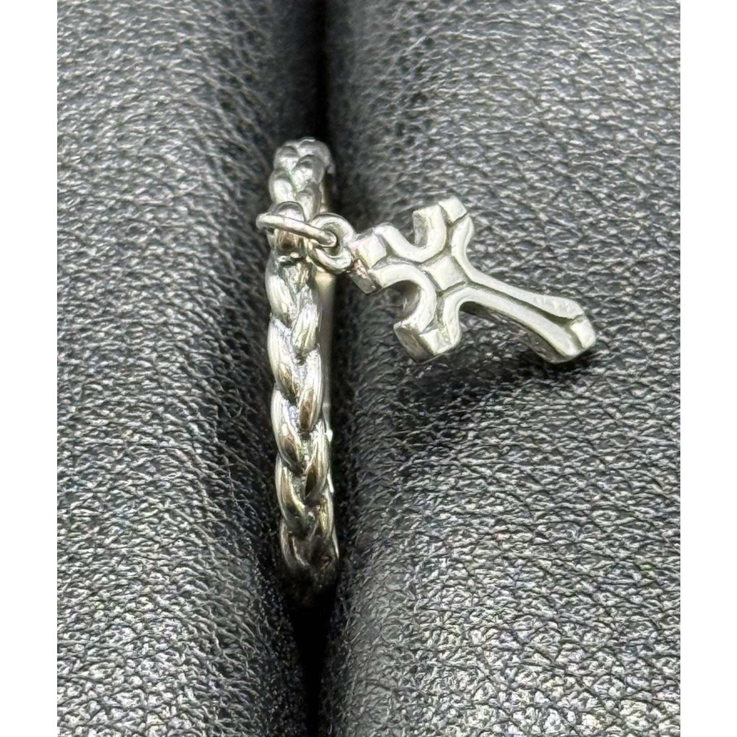 New Condition Sterling Silver Cable Cross Dangle Ring Size 7.00