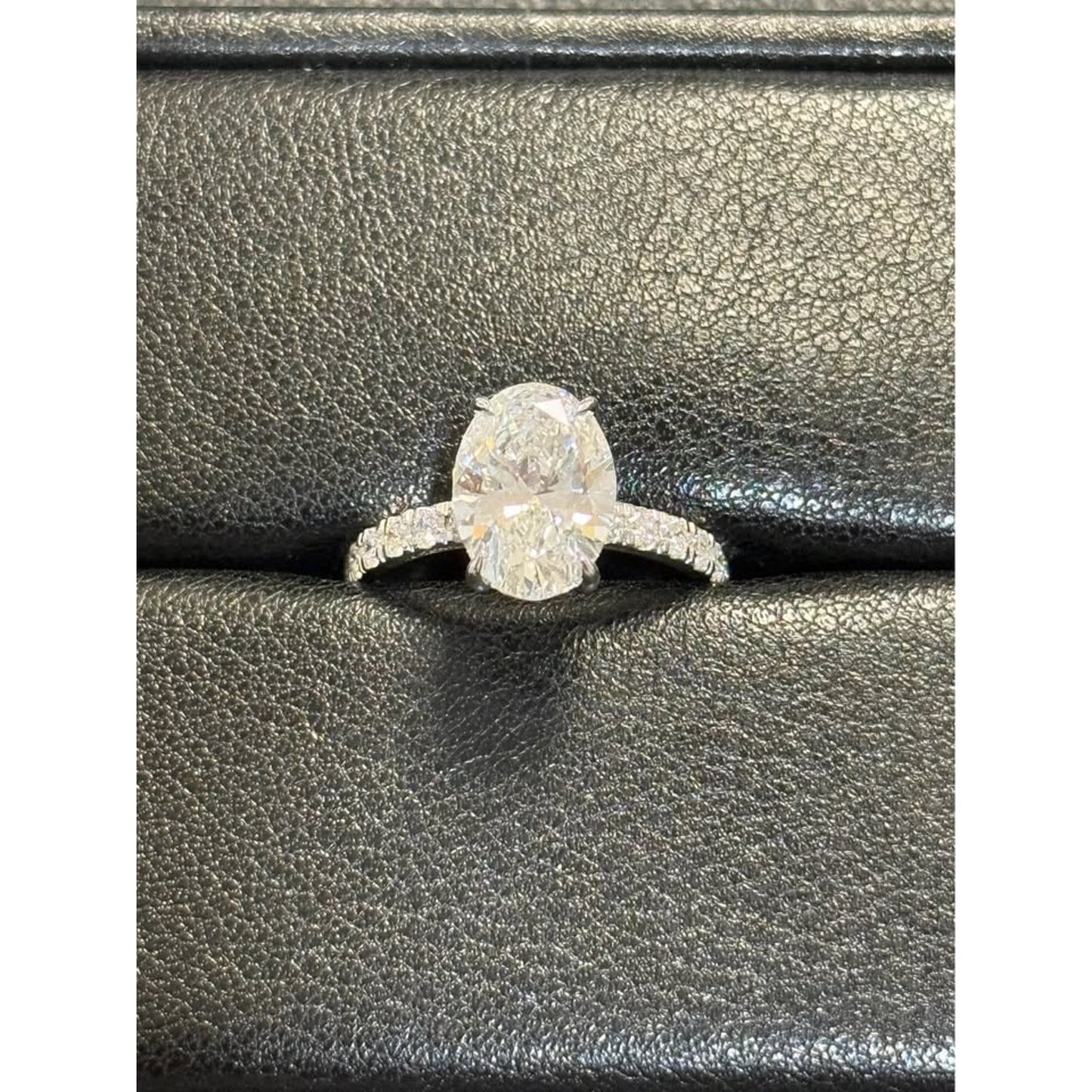 14k White Gold 3.05 Carat Lab Grown Oval E Color VS1 Clarity IGI 3.57 Total Weight