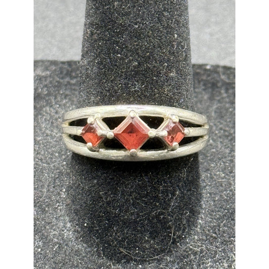 Vintage Sterling Silver Garnet Ring Size 7.50 925 P5