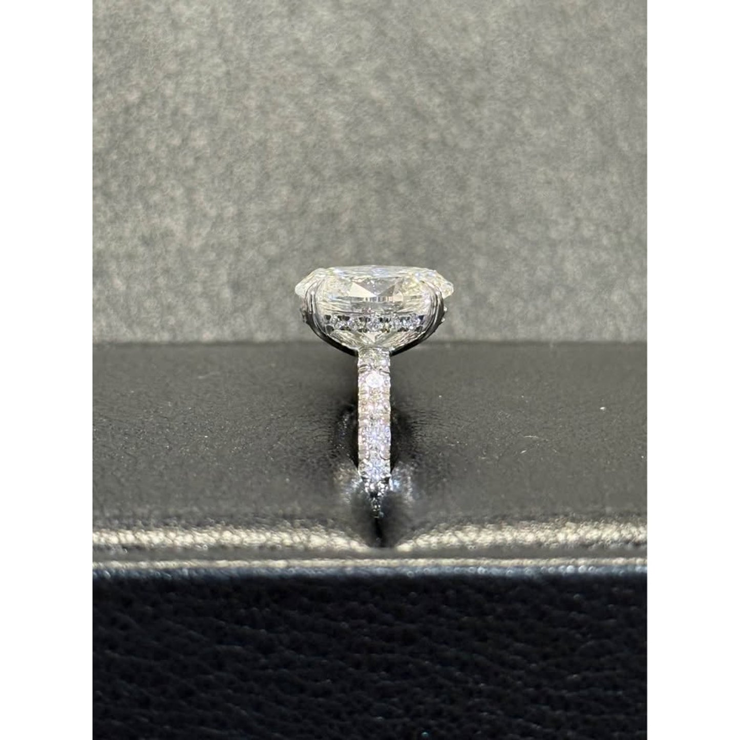 14k White Gold 3.05 Carat Lab Grown Oval E Color VS1 Clarity IGI 3.57 Total Weight