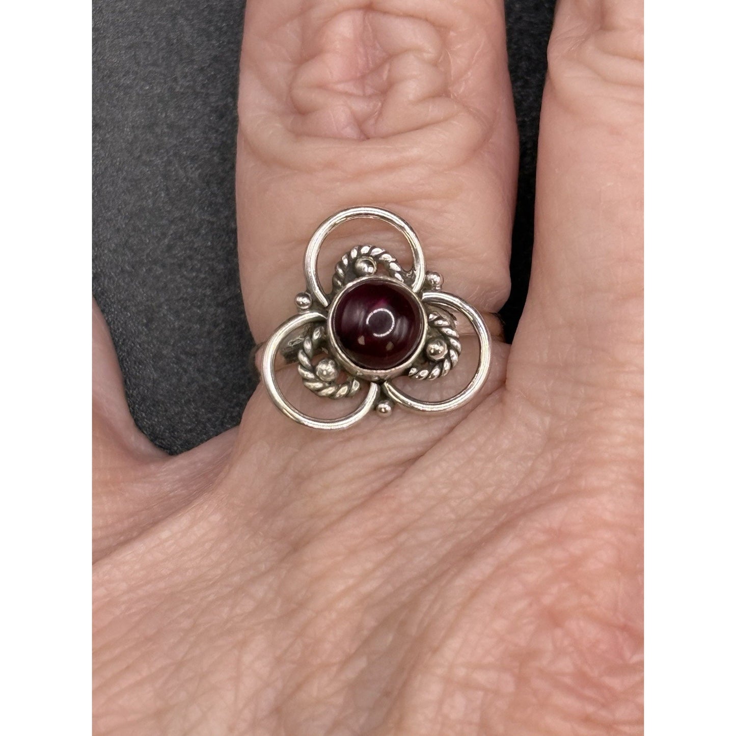 EUC Sterling Silver Genuine Rhodolite Garnet Ring Size 6.00 Q7